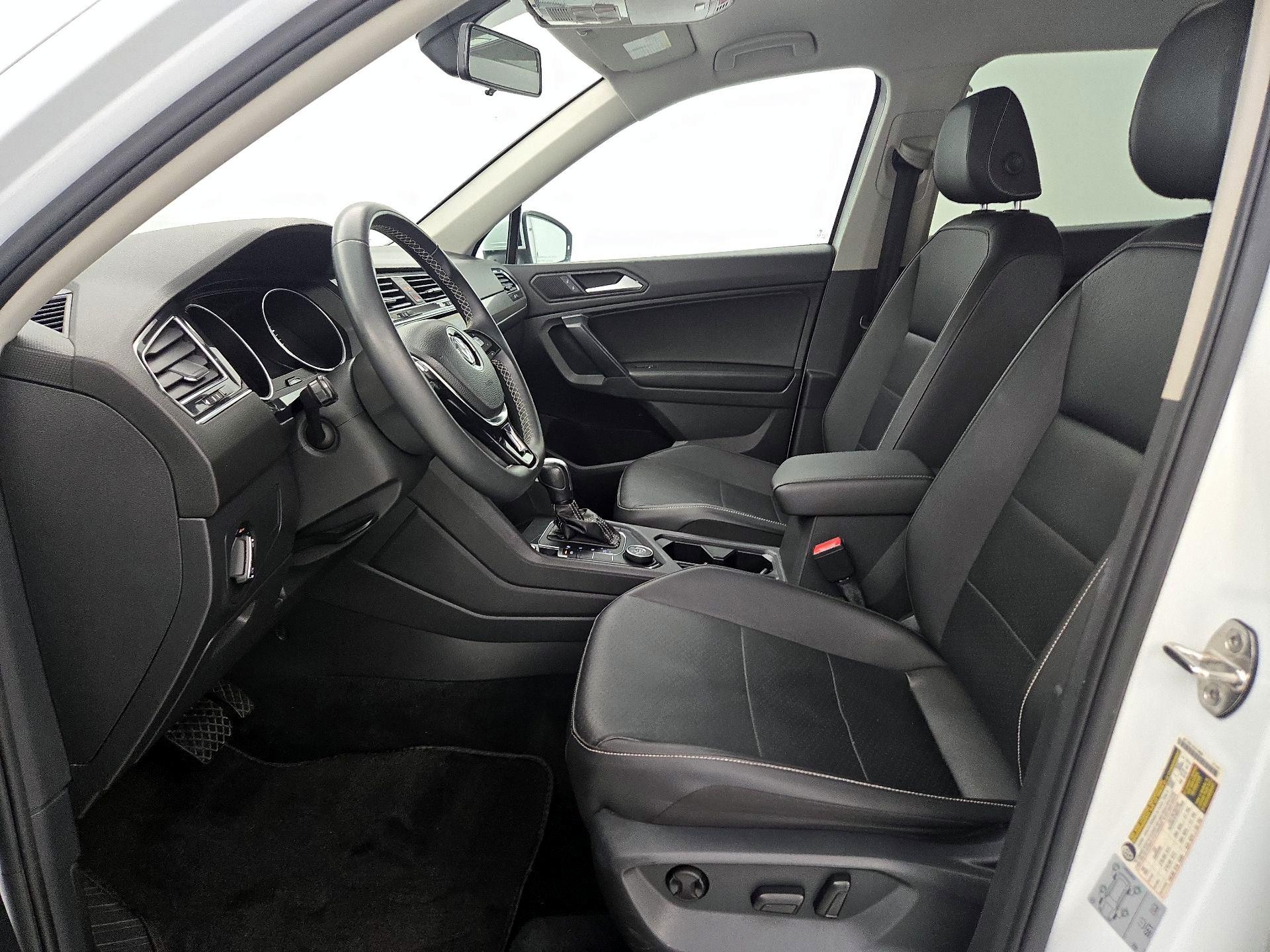 Thumbnail: 2021 Volkswagen Tiguan - 11
