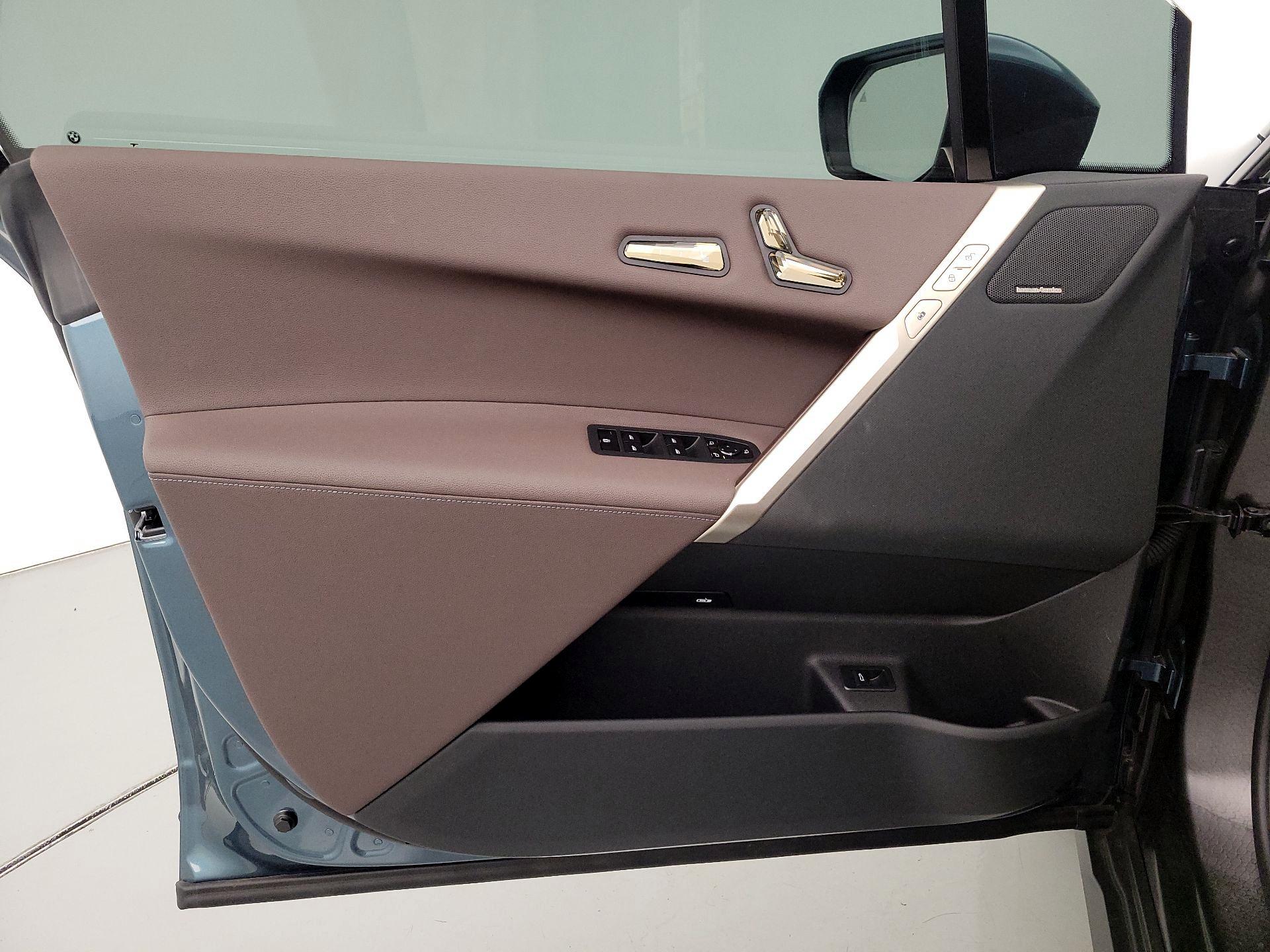 Thumbnail: 2023 BMW iX - 12