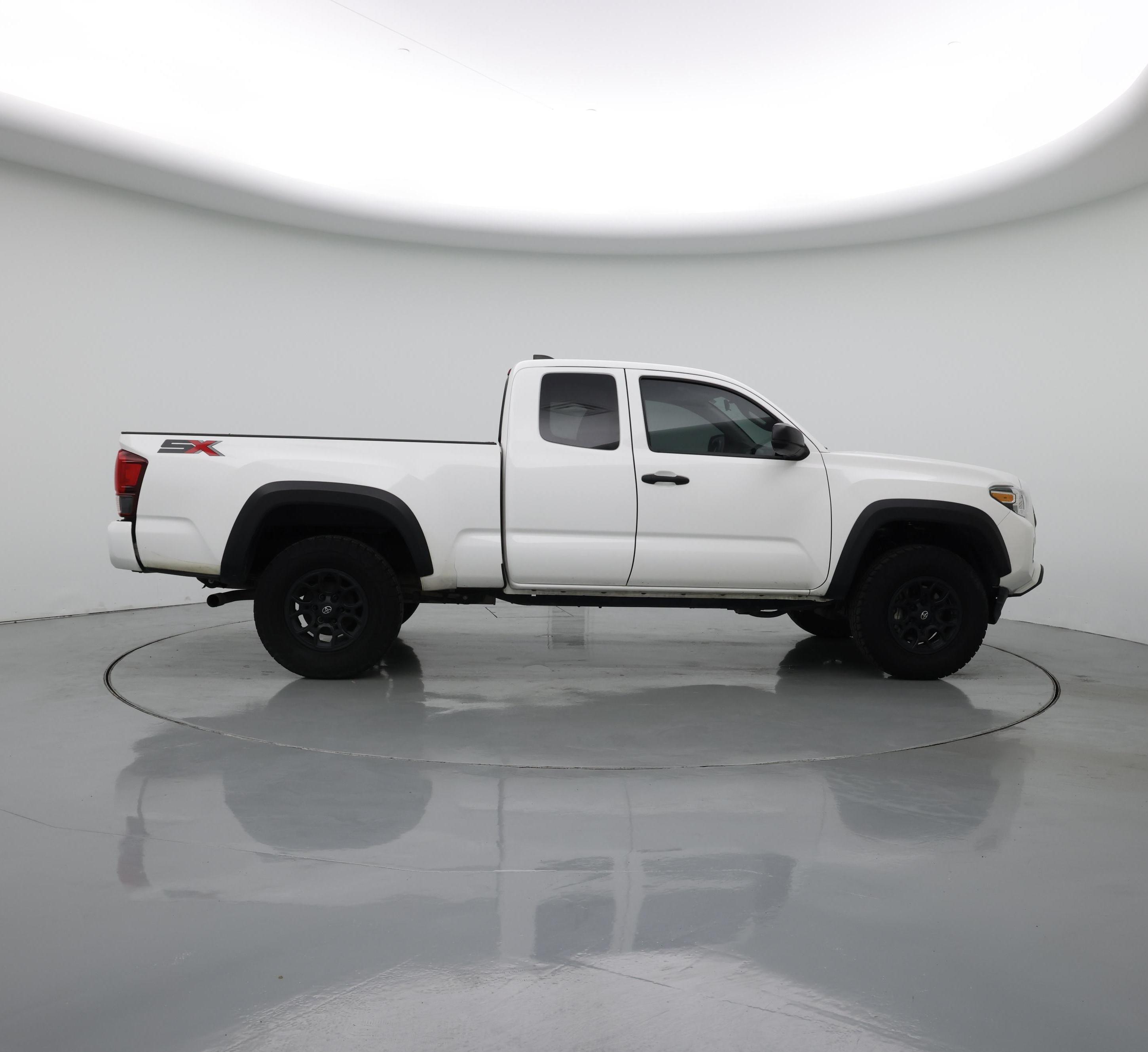 Thumbnail: 2022 Toyota Tacoma - 7
