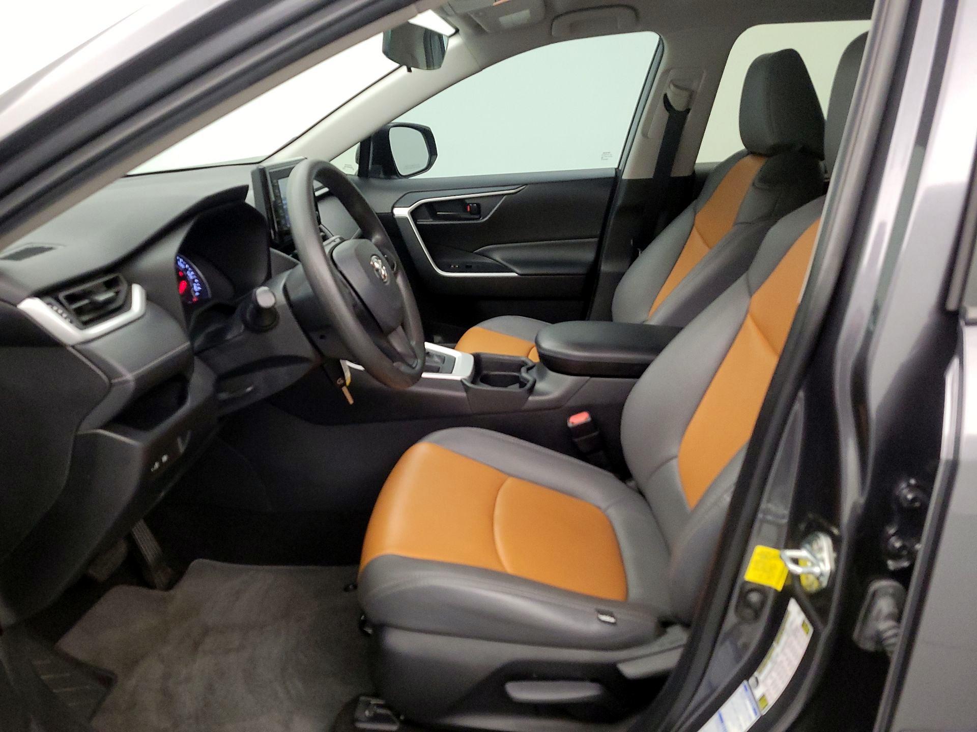 Thumbnail: 2021 Toyota RAV4 - 11