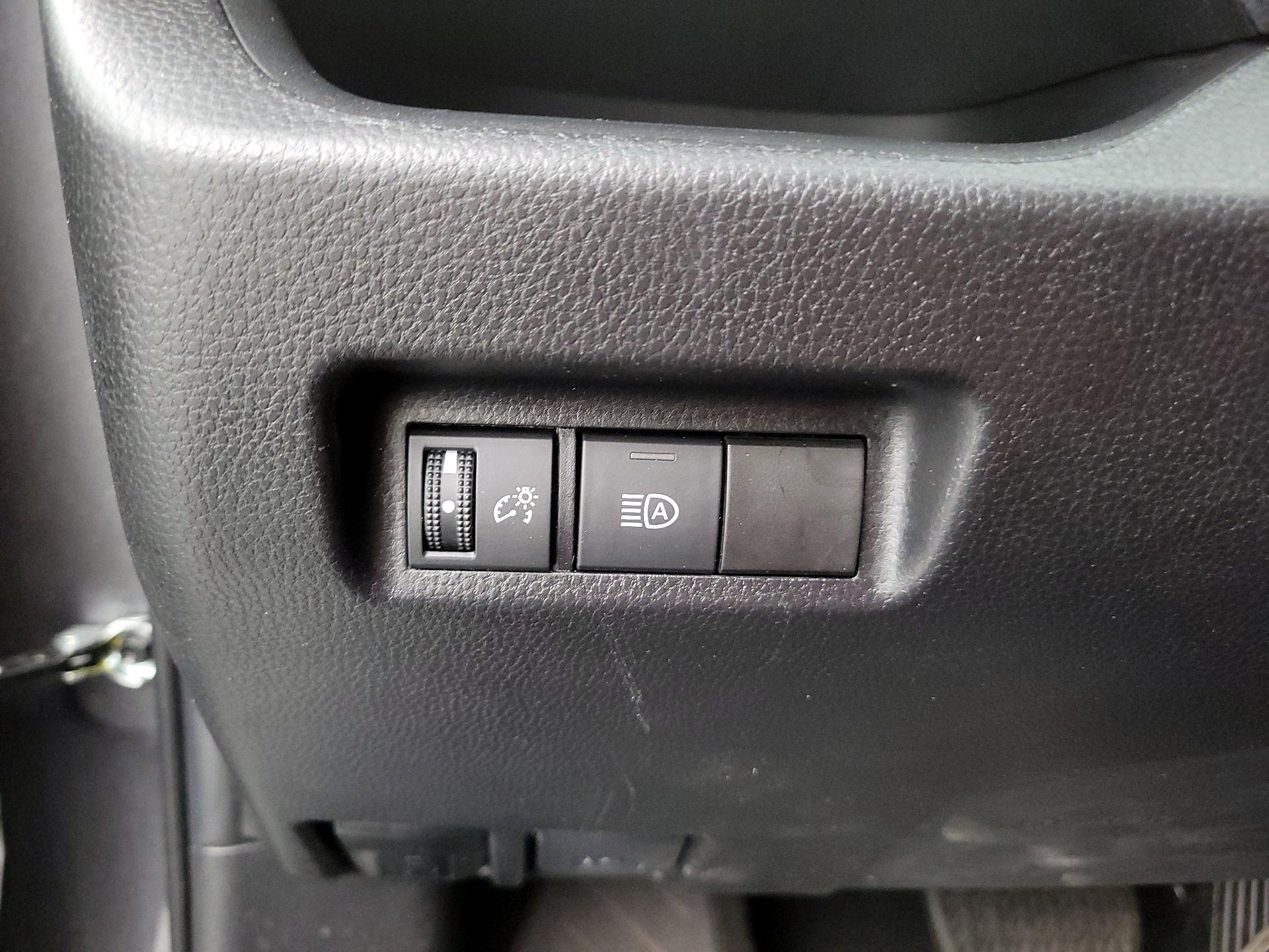 Thumbnail: 2021 Toyota RAV4 - 13