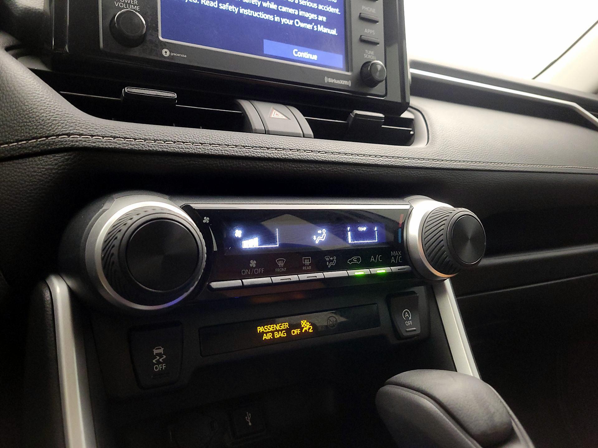 Thumbnail: 2021 Toyota RAV4 - 16