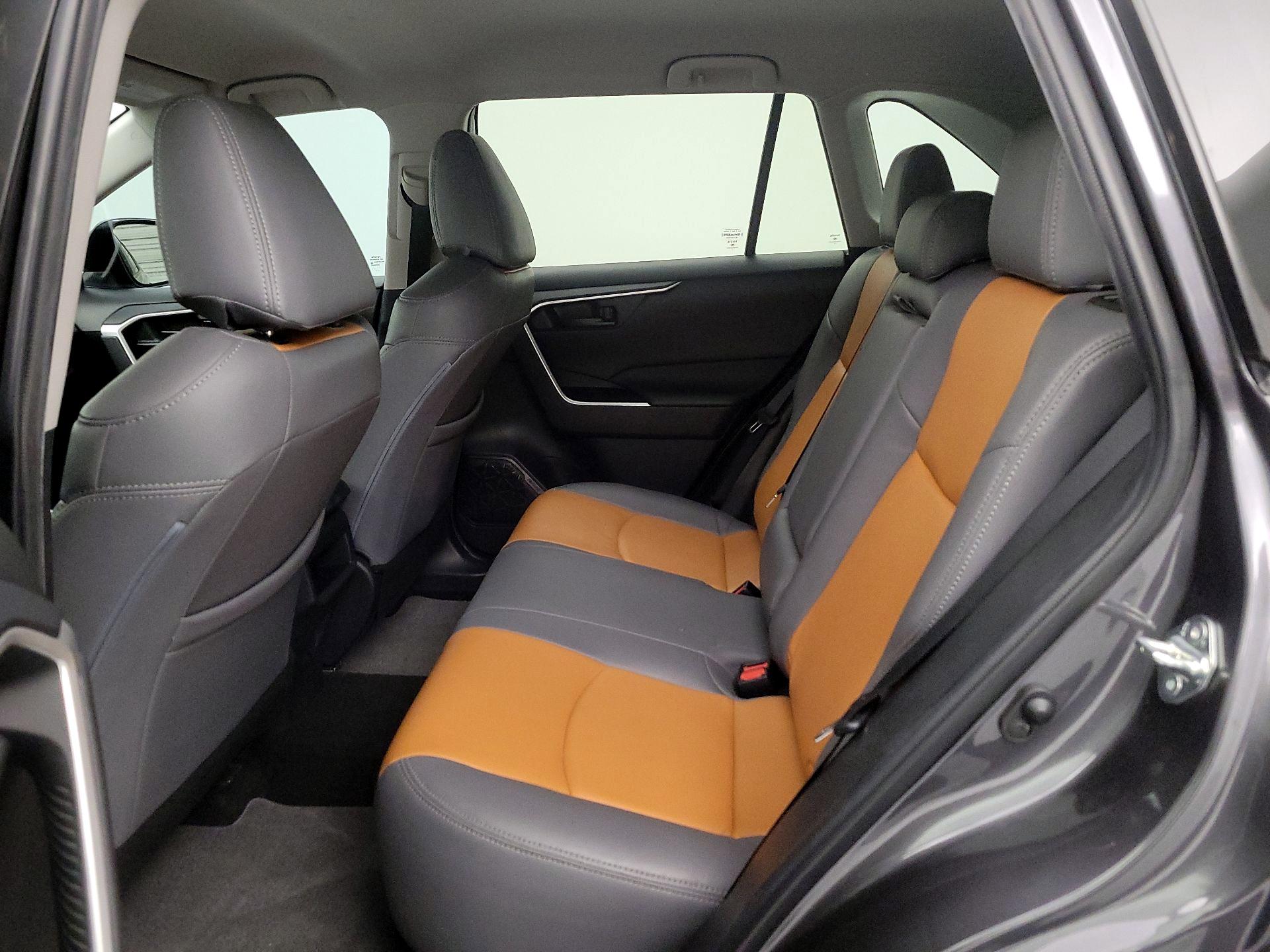 Thumbnail: 2021 Toyota RAV4 - 19