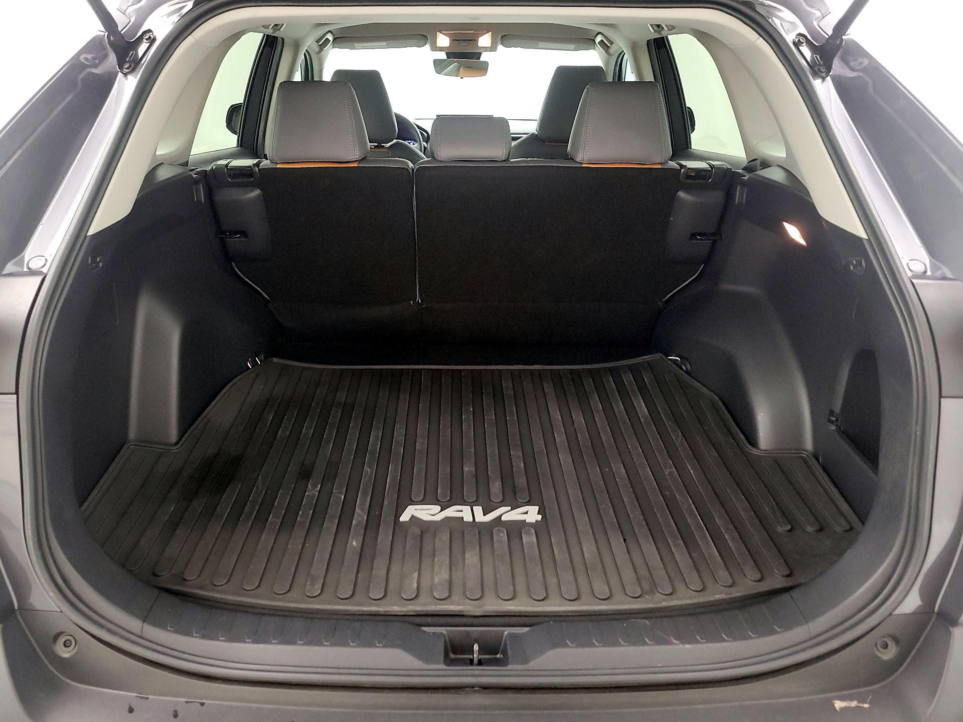 Thumbnail: 2021 Toyota RAV4 - 20