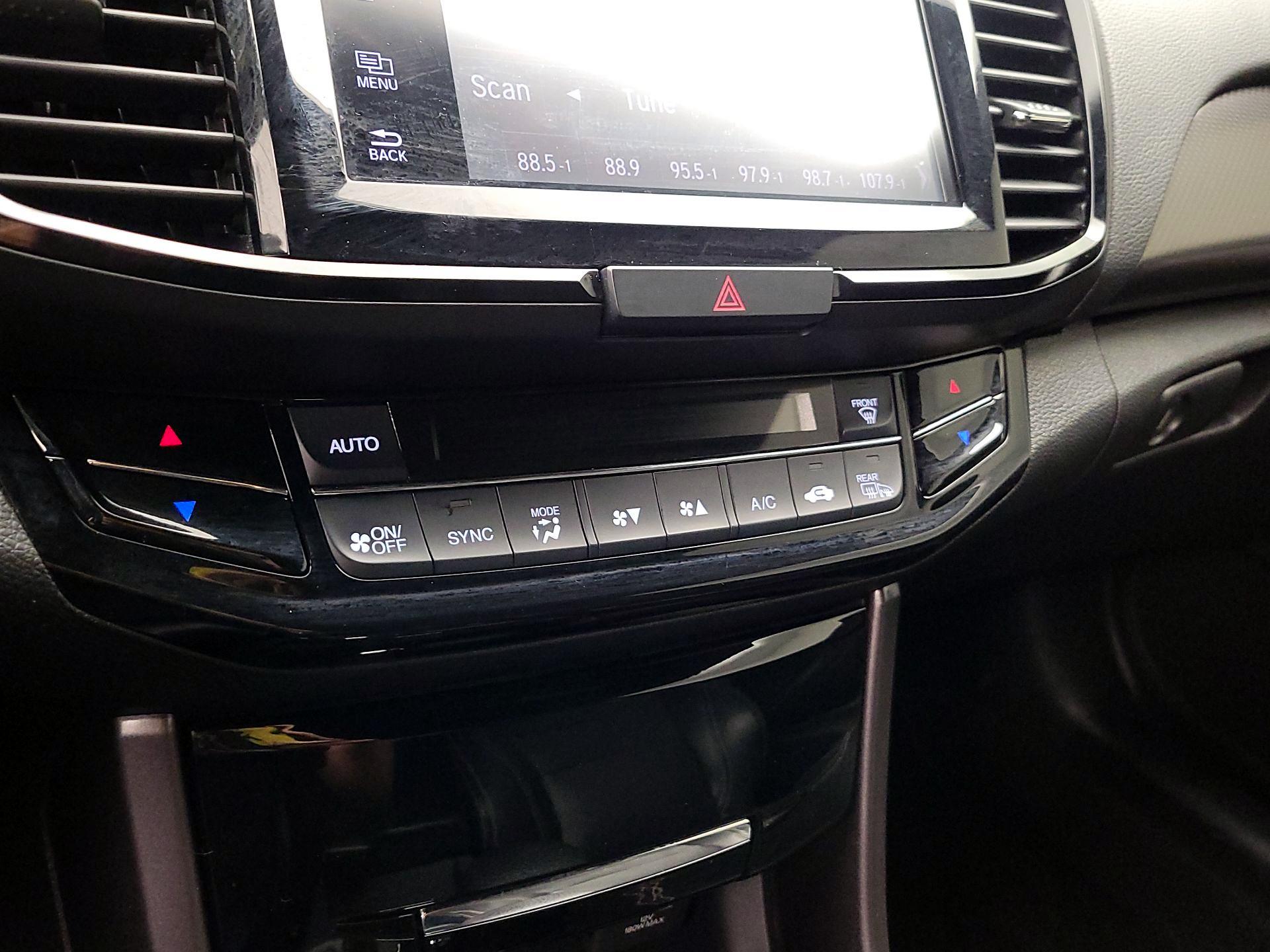 Thumbnail: 2016 Honda Accord - 16