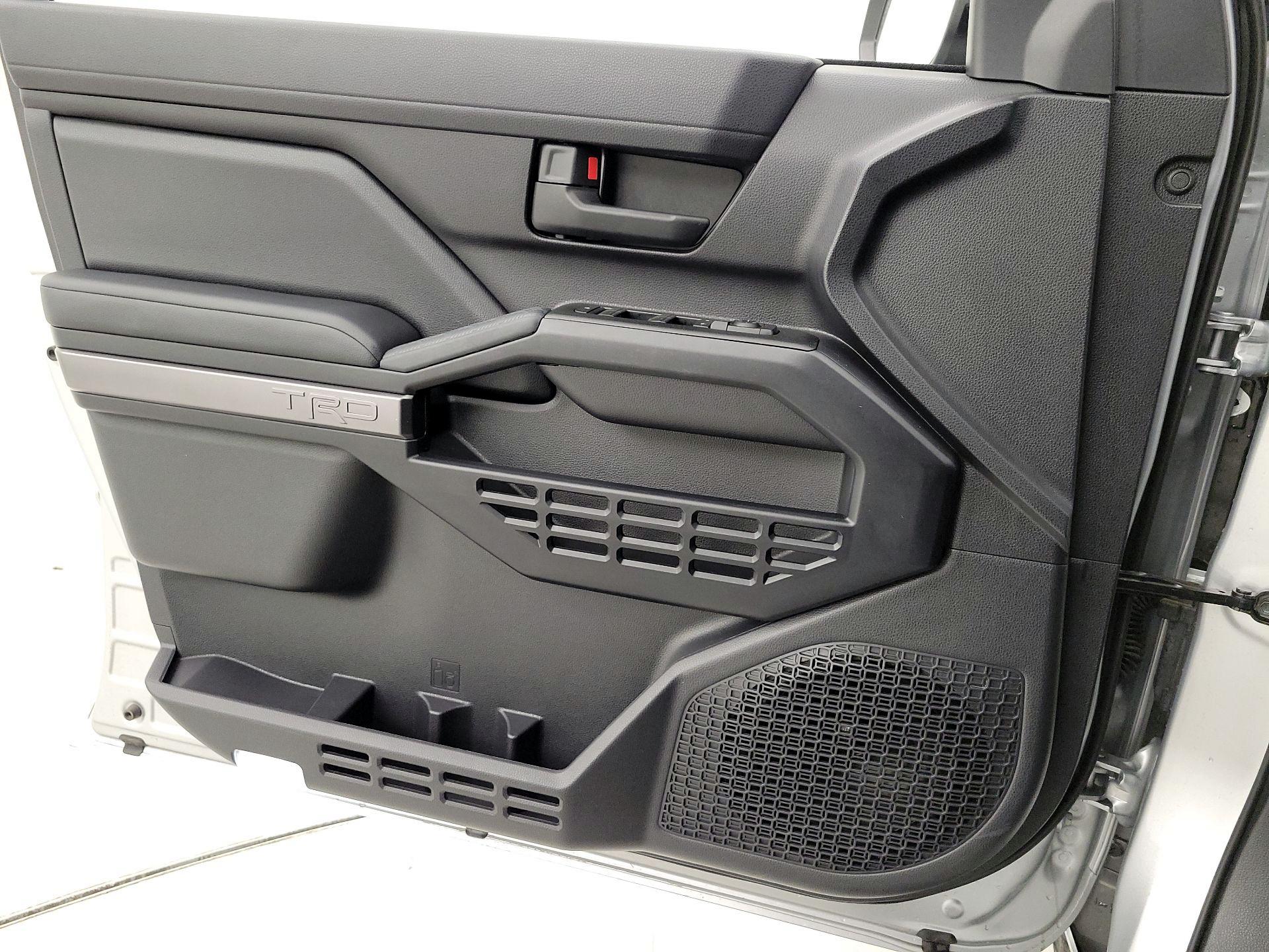 Thumbnail: 2025 Toyota 4Runner - 12