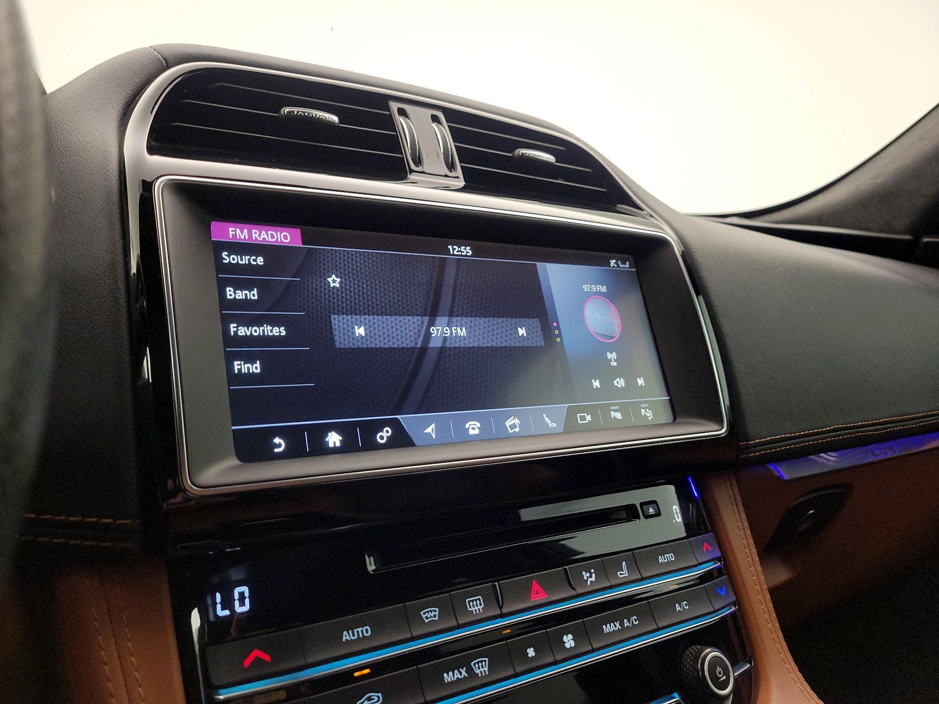 Thumbnail: 2020 Jaguar F-Pace - 16