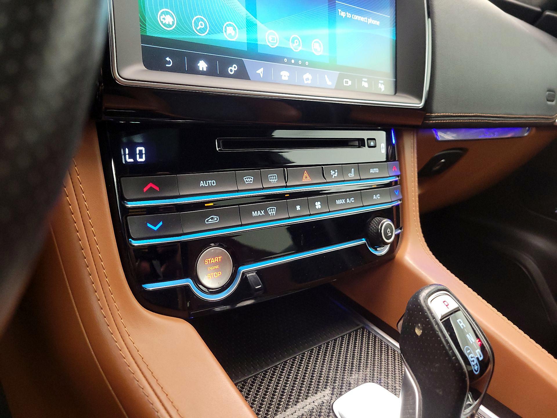 Thumbnail: 2020 Jaguar F-Pace - 17