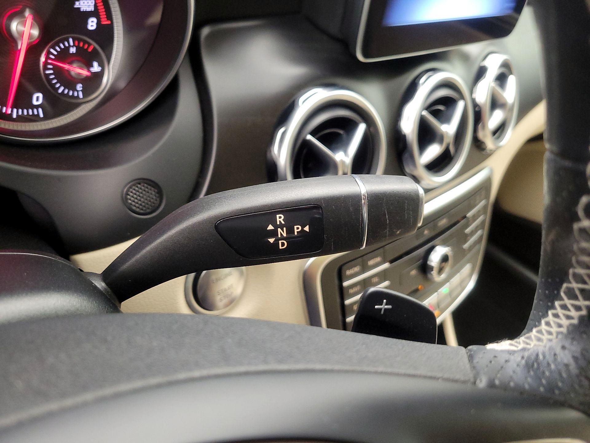 Thumbnail: 2019 Mercedes-Benz GLA - 17
