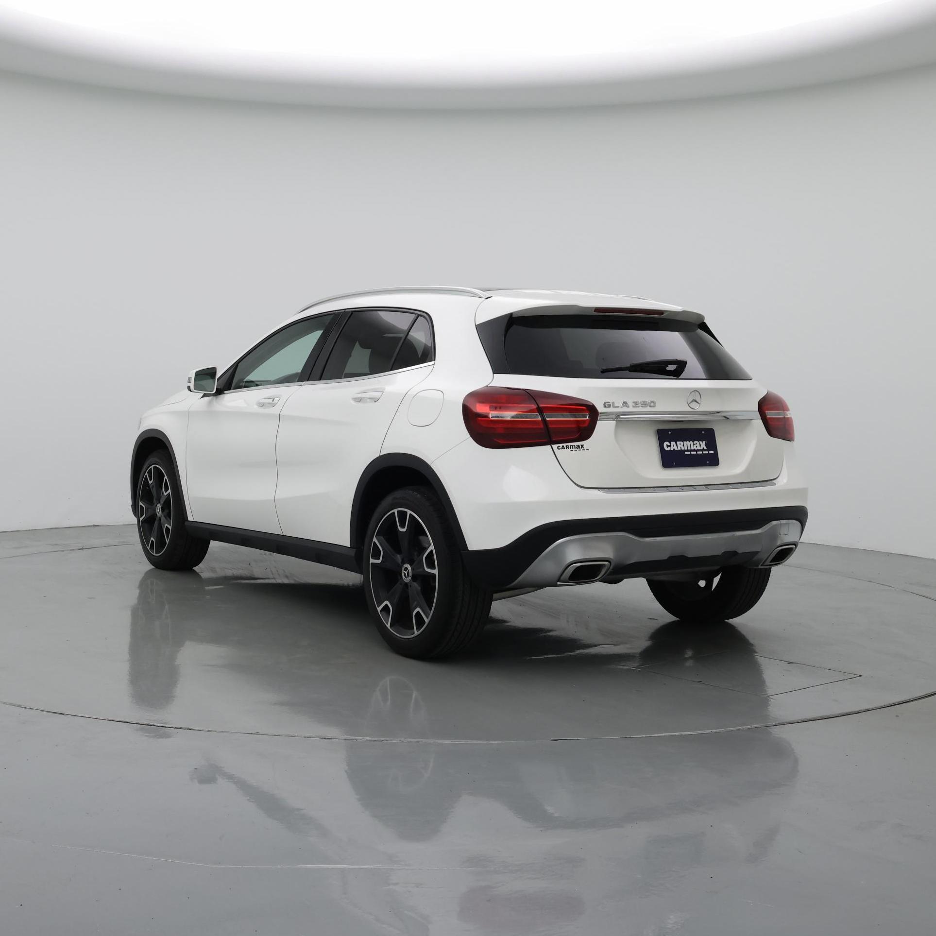Thumbnail: 2019 Mercedes-Benz GLA - 2
