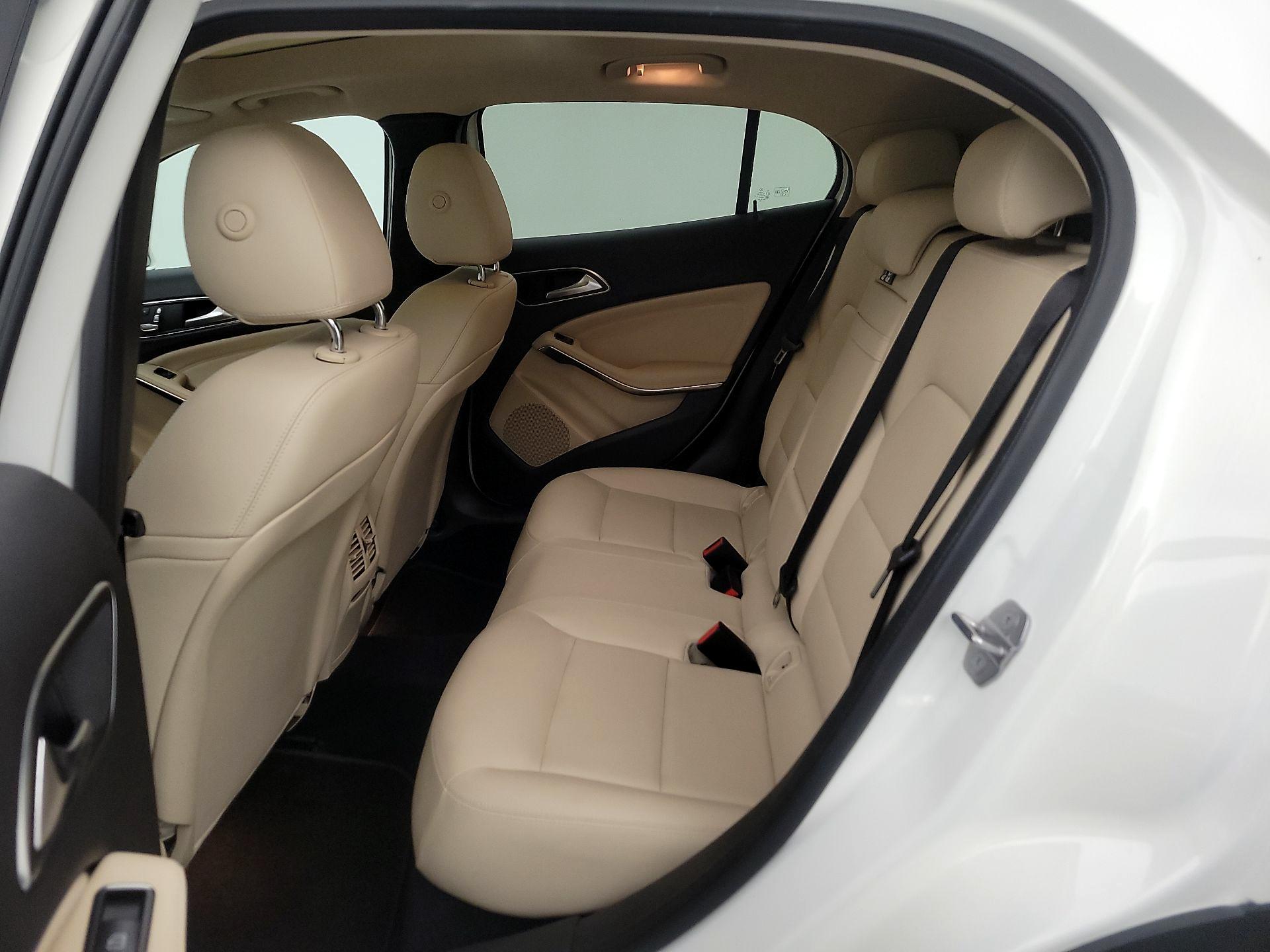 Thumbnail: 2019 Mercedes-Benz GLA - 20