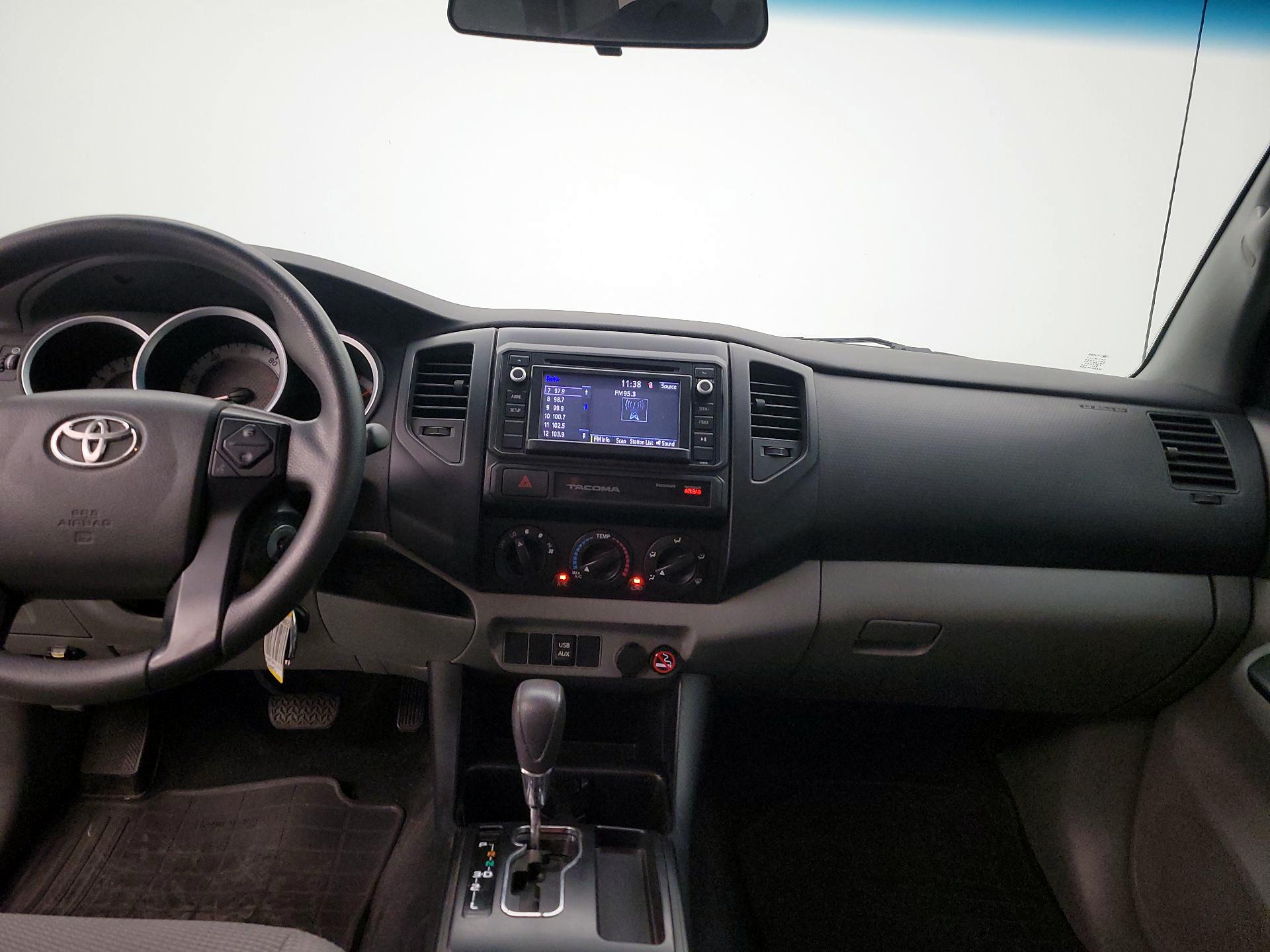 Thumbnail: 2015 Toyota Tacoma - 9