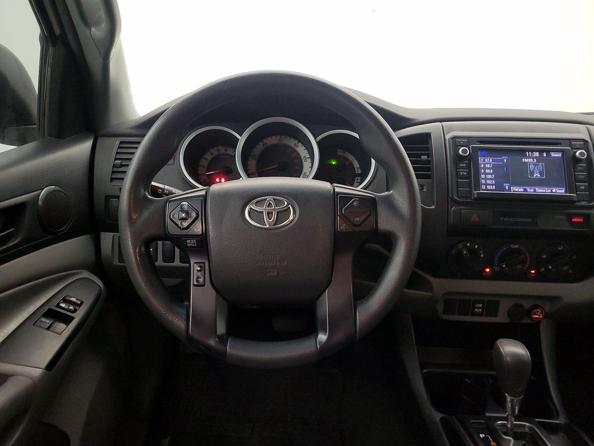 Thumbnail: 2015 Toyota Tacoma - 10