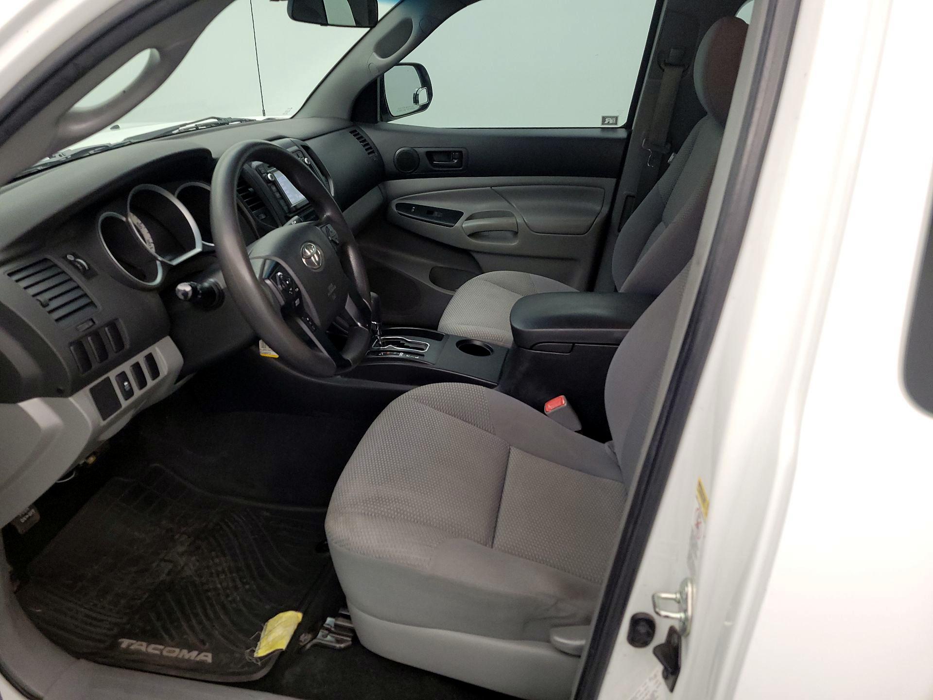 Thumbnail: 2015 Toyota Tacoma - 11