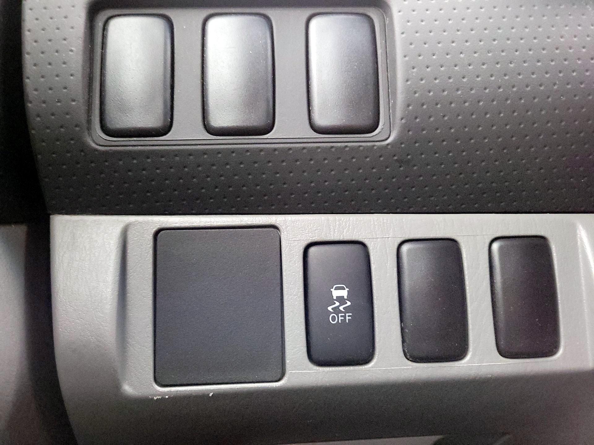 Thumbnail: 2015 Toyota Tacoma - 13