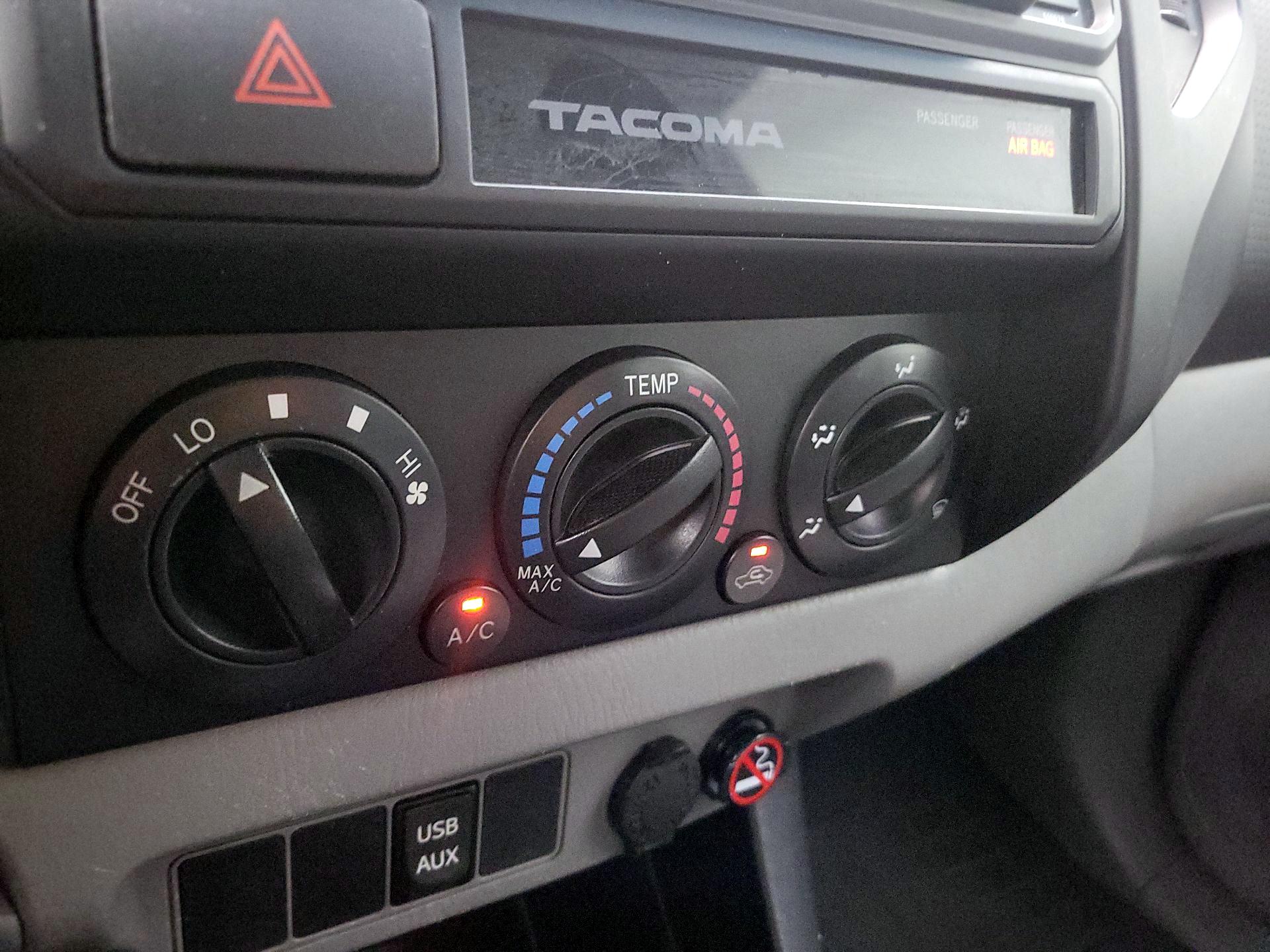 Thumbnail: 2015 Toyota Tacoma - 15