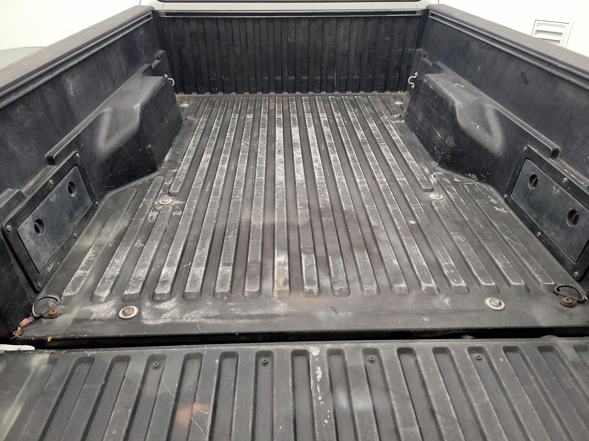 Thumbnail: 2015 Toyota Tacoma - 19