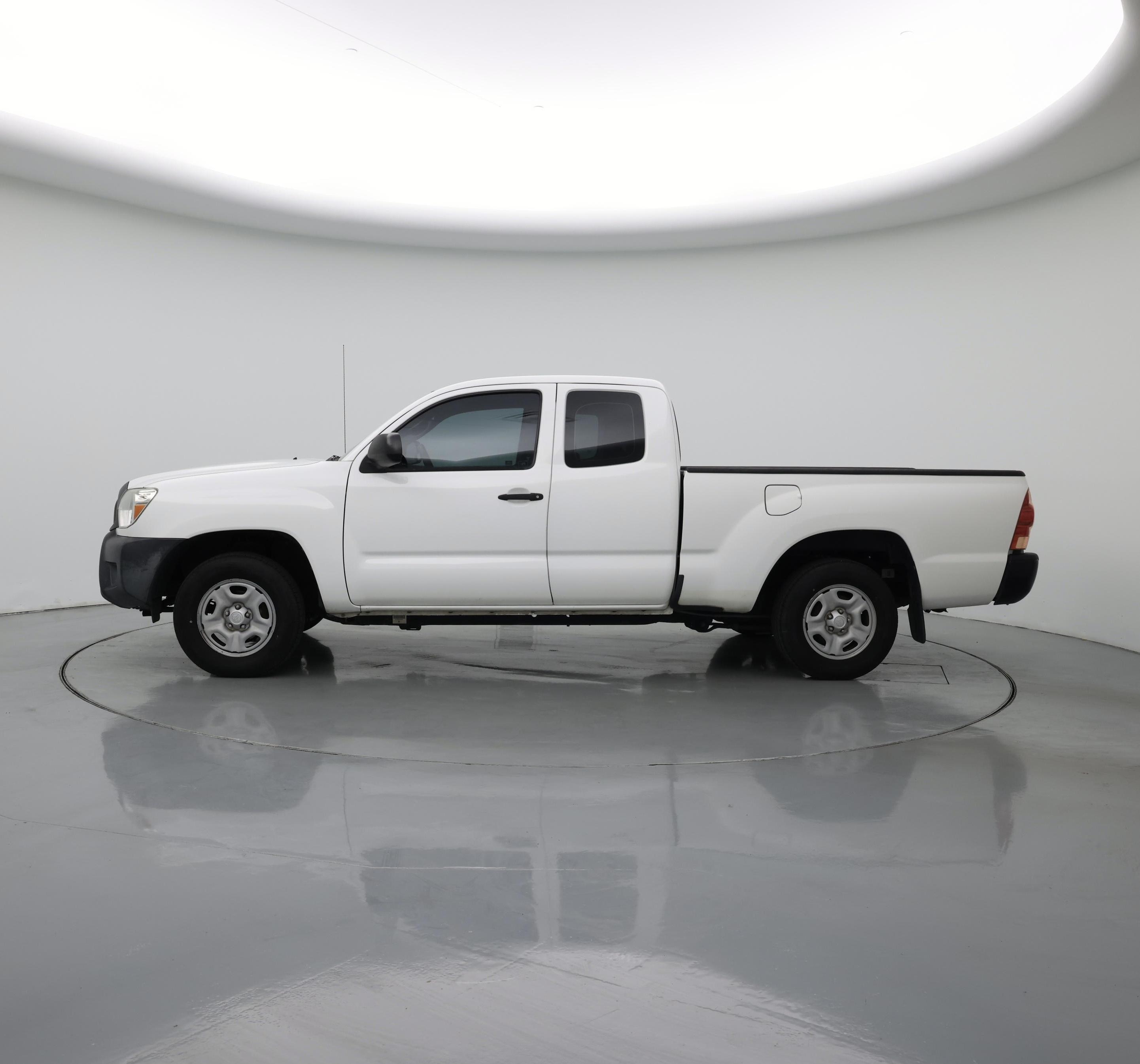 Thumbnail: 2015 Toyota Tacoma - 3