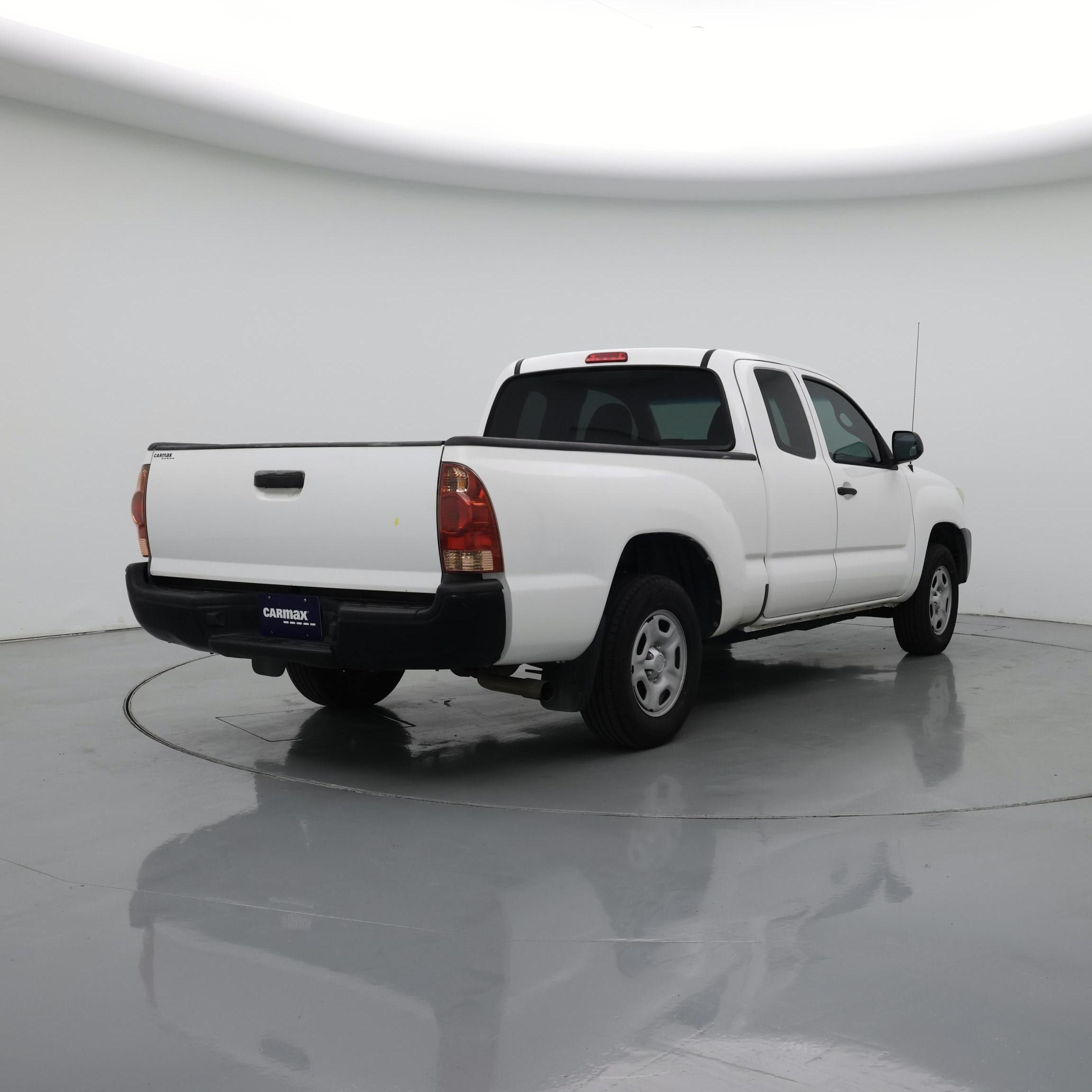 Thumbnail: 2015 Toyota Tacoma - 8