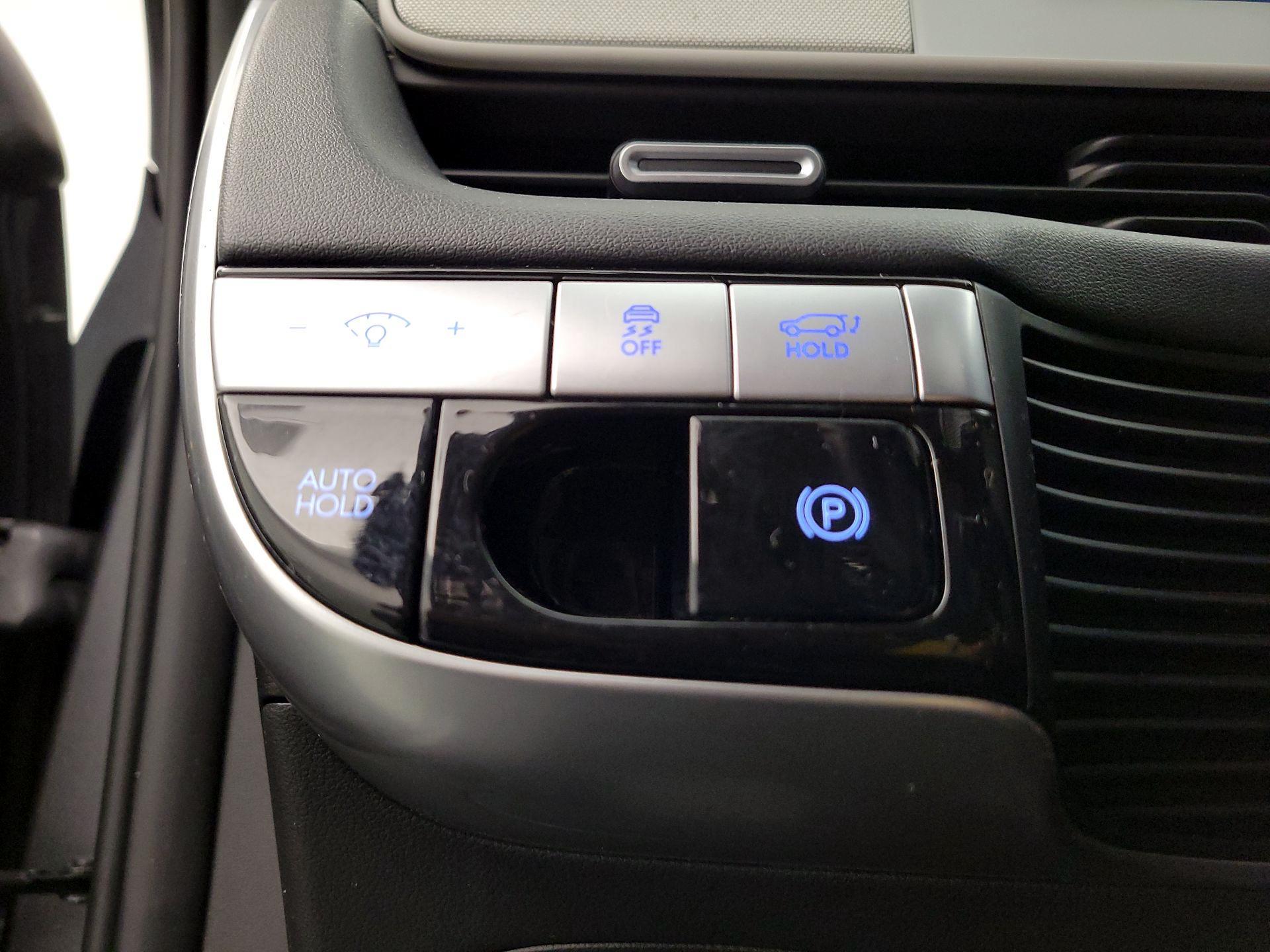 Thumbnail: 2022 Hyundai Ioniq 5 - 13