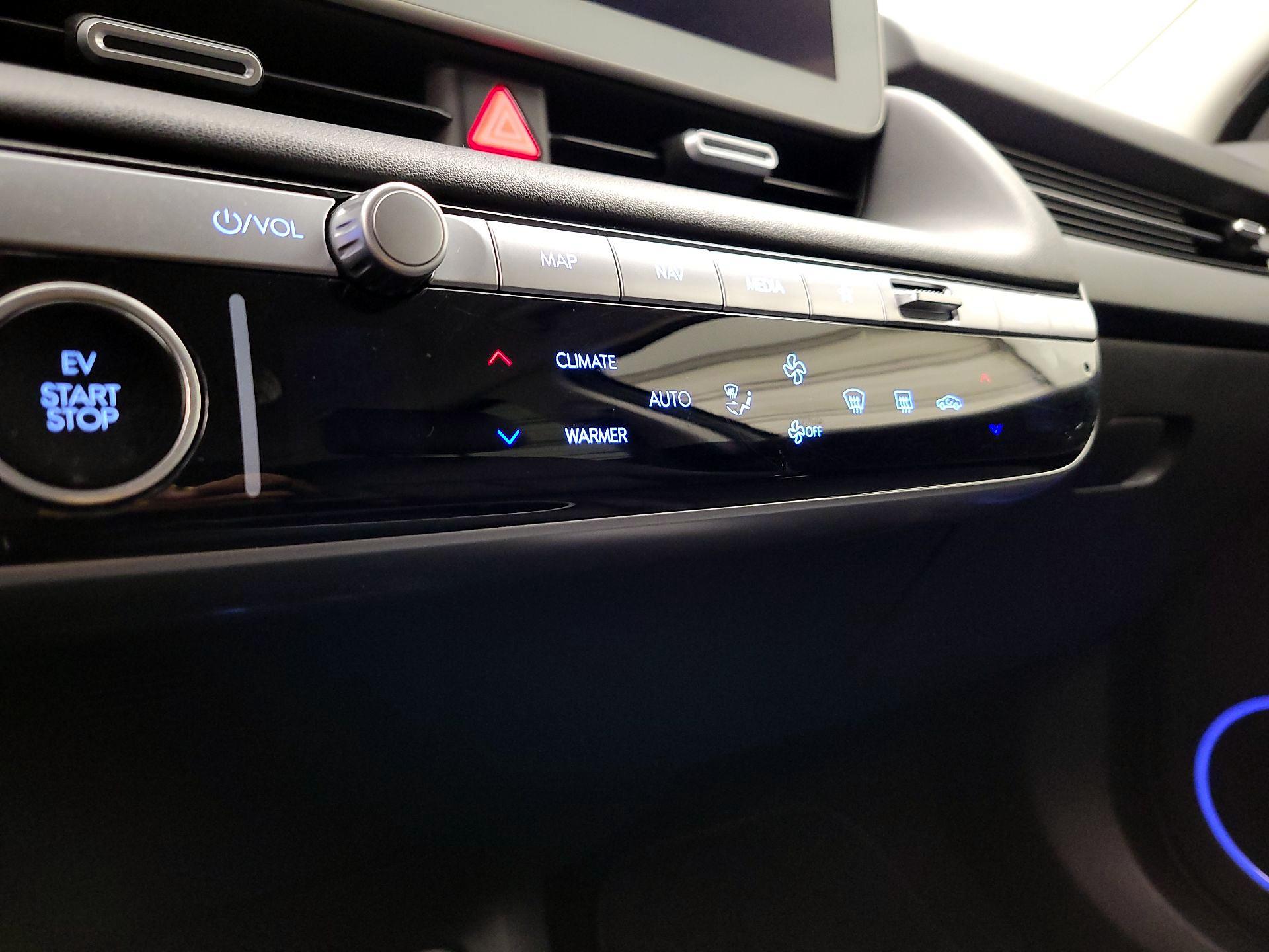 Thumbnail: 2022 Hyundai Ioniq 5 - 17