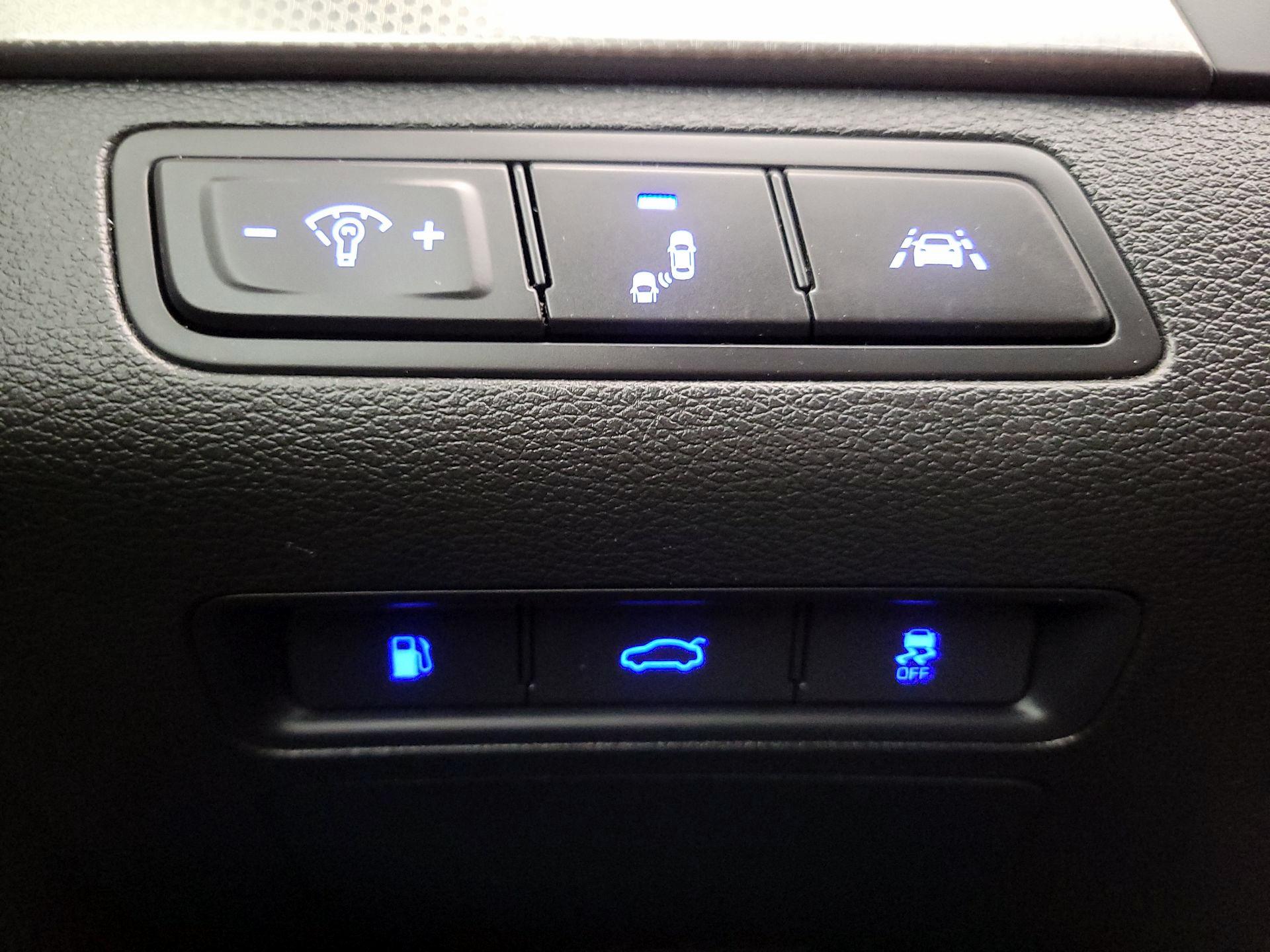 Thumbnail: 2015 Hyundai Sonata - 13