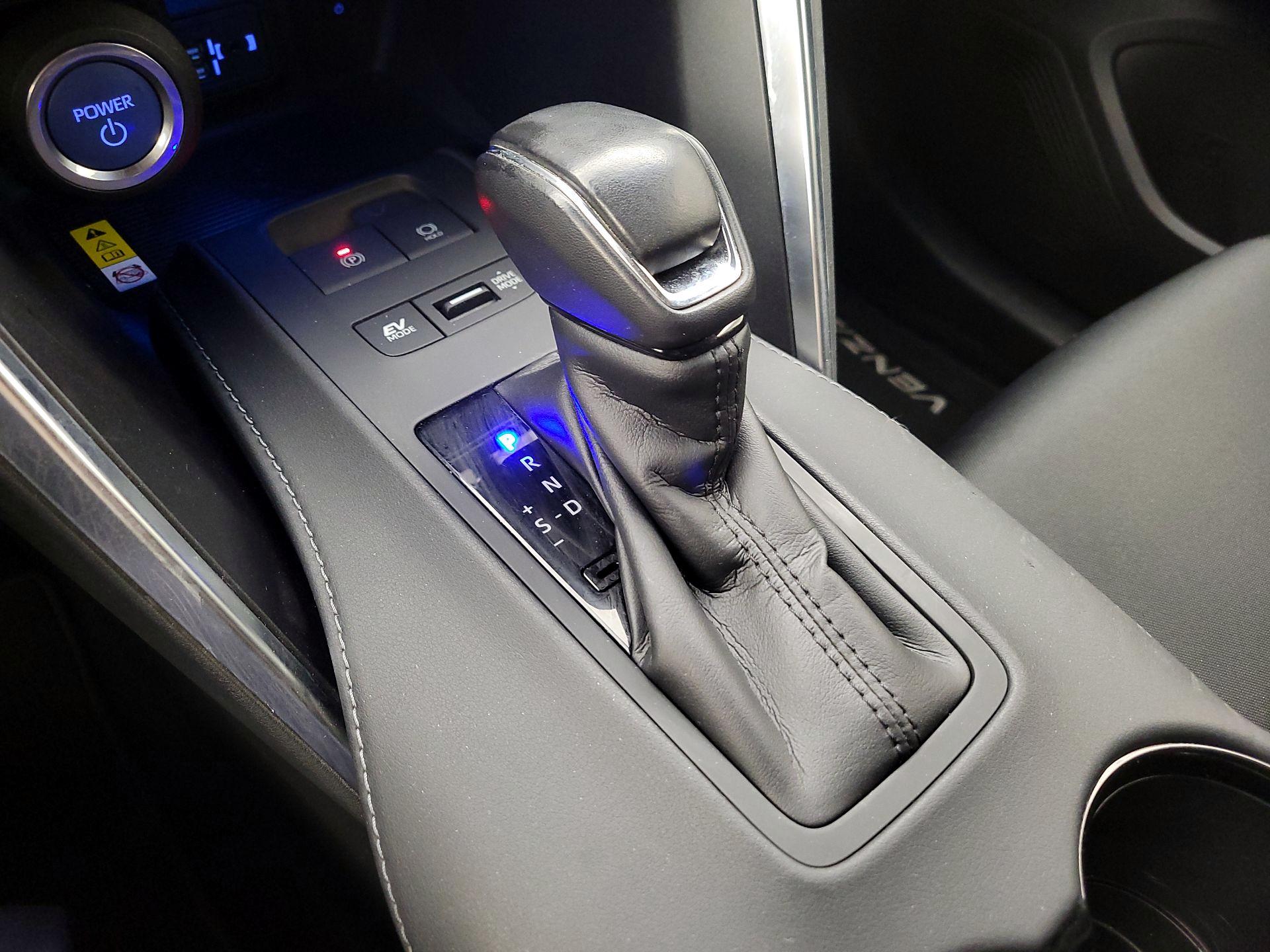 Thumbnail: 2021 Toyota Venza - 17