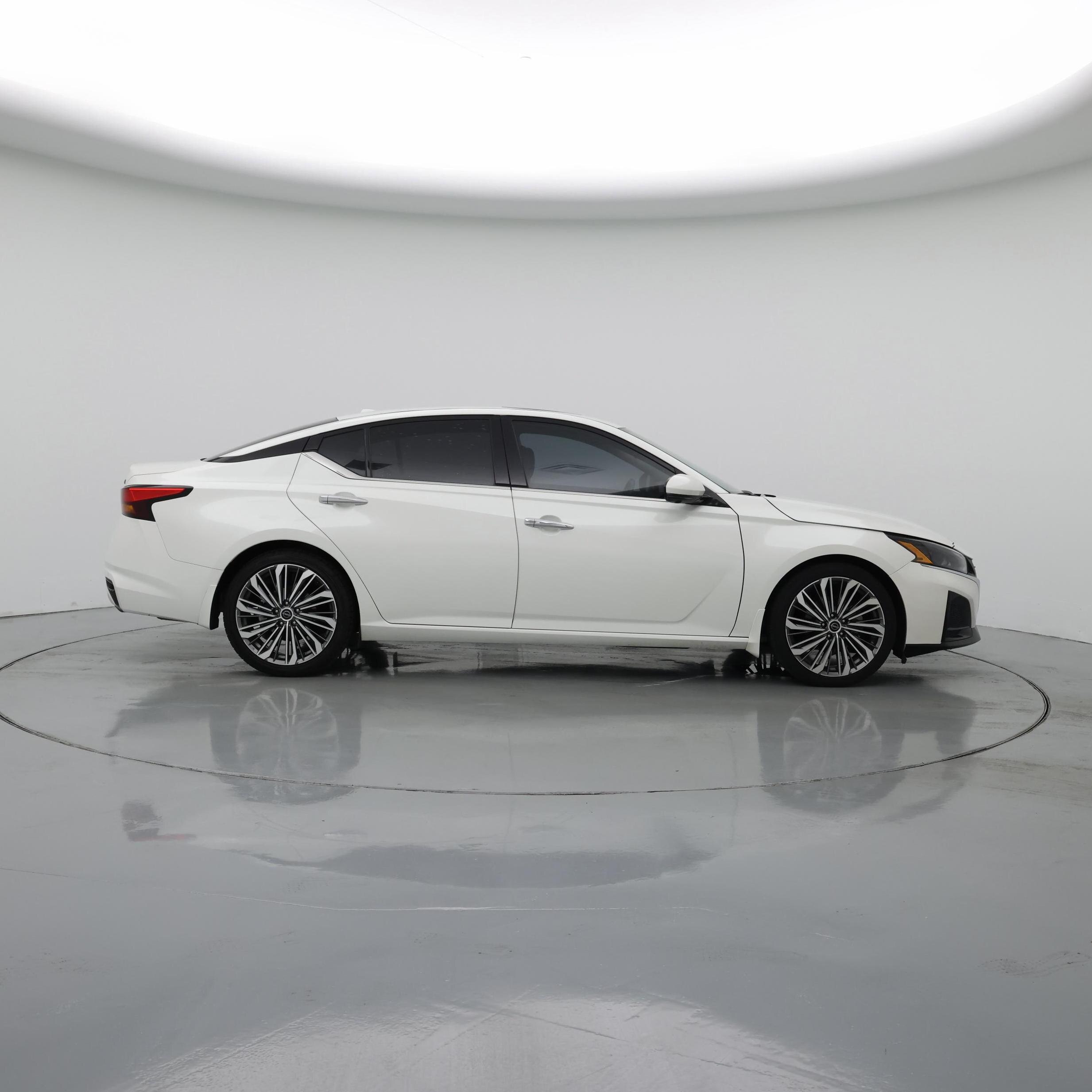 Thumbnail: 2023 Nissan Altima - 7