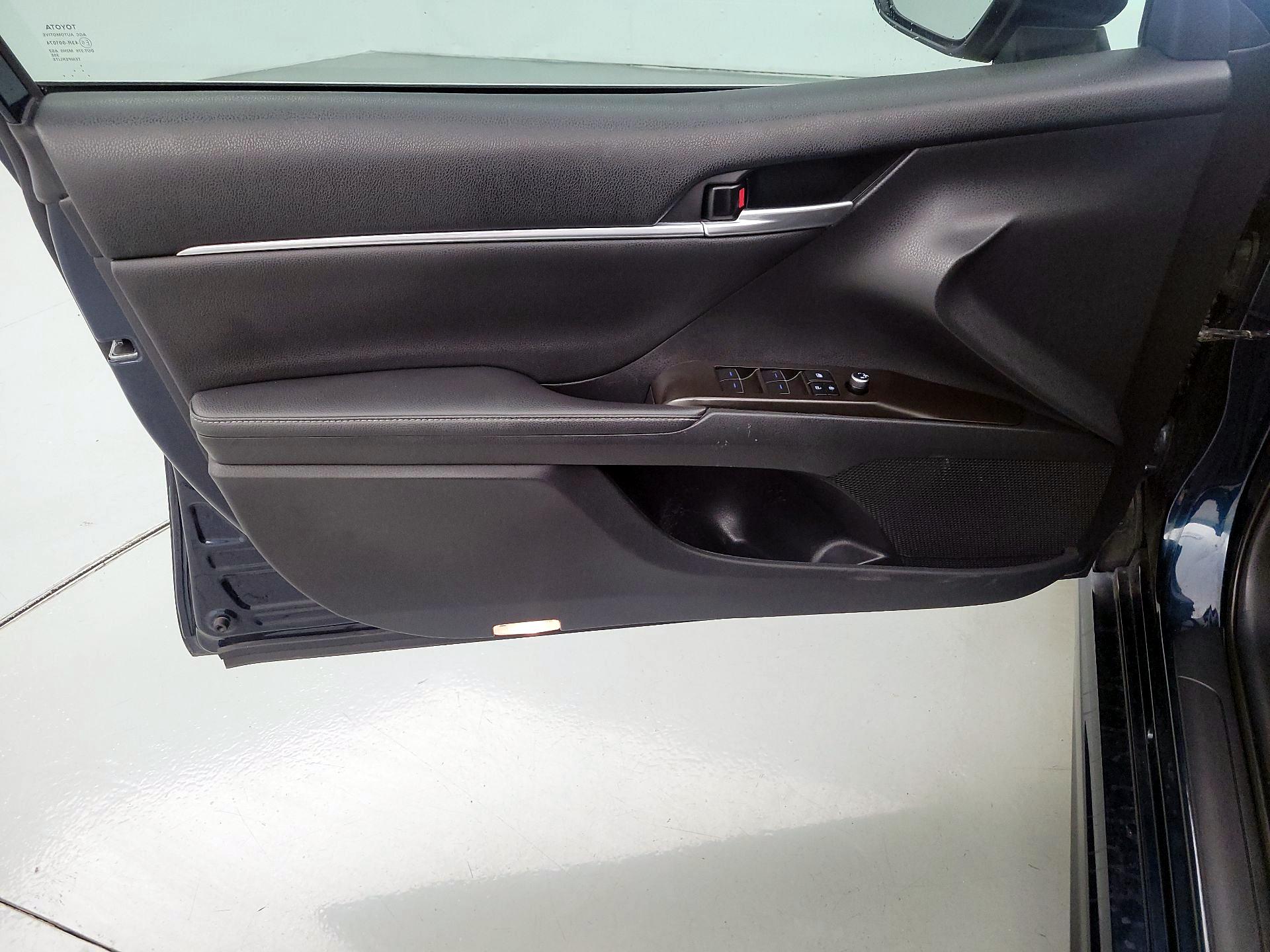 Thumbnail: 2021 Toyota Camry - 12