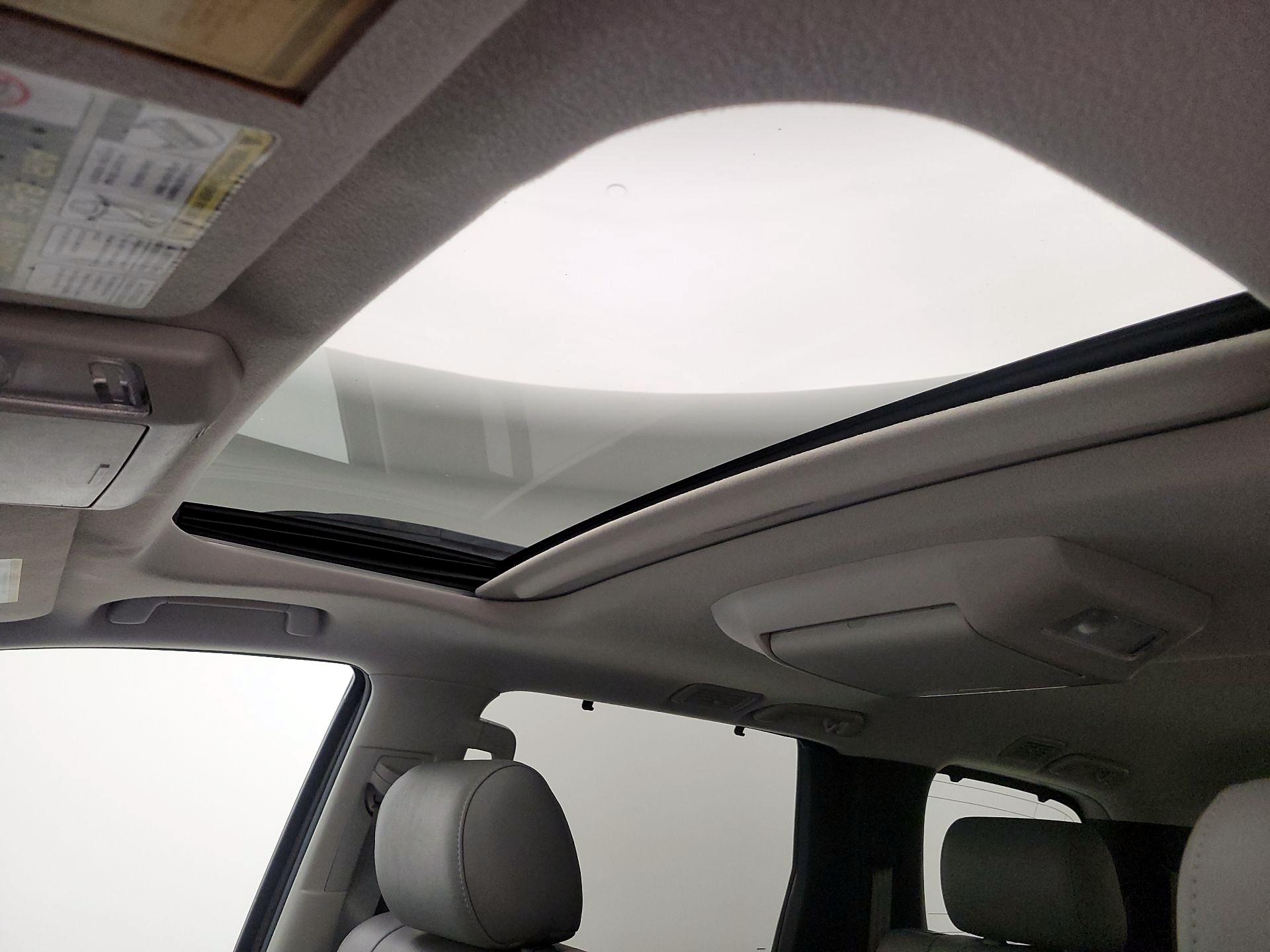 Thumbnail: 2015 Toyota Sequoia - 19