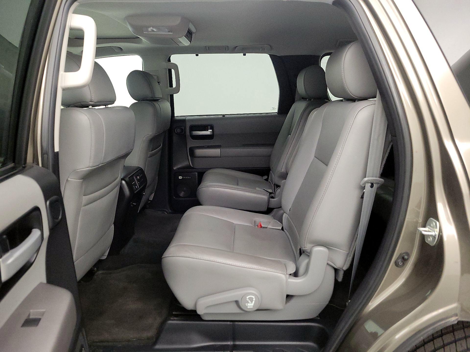 Thumbnail: 2015 Toyota Sequoia - 20