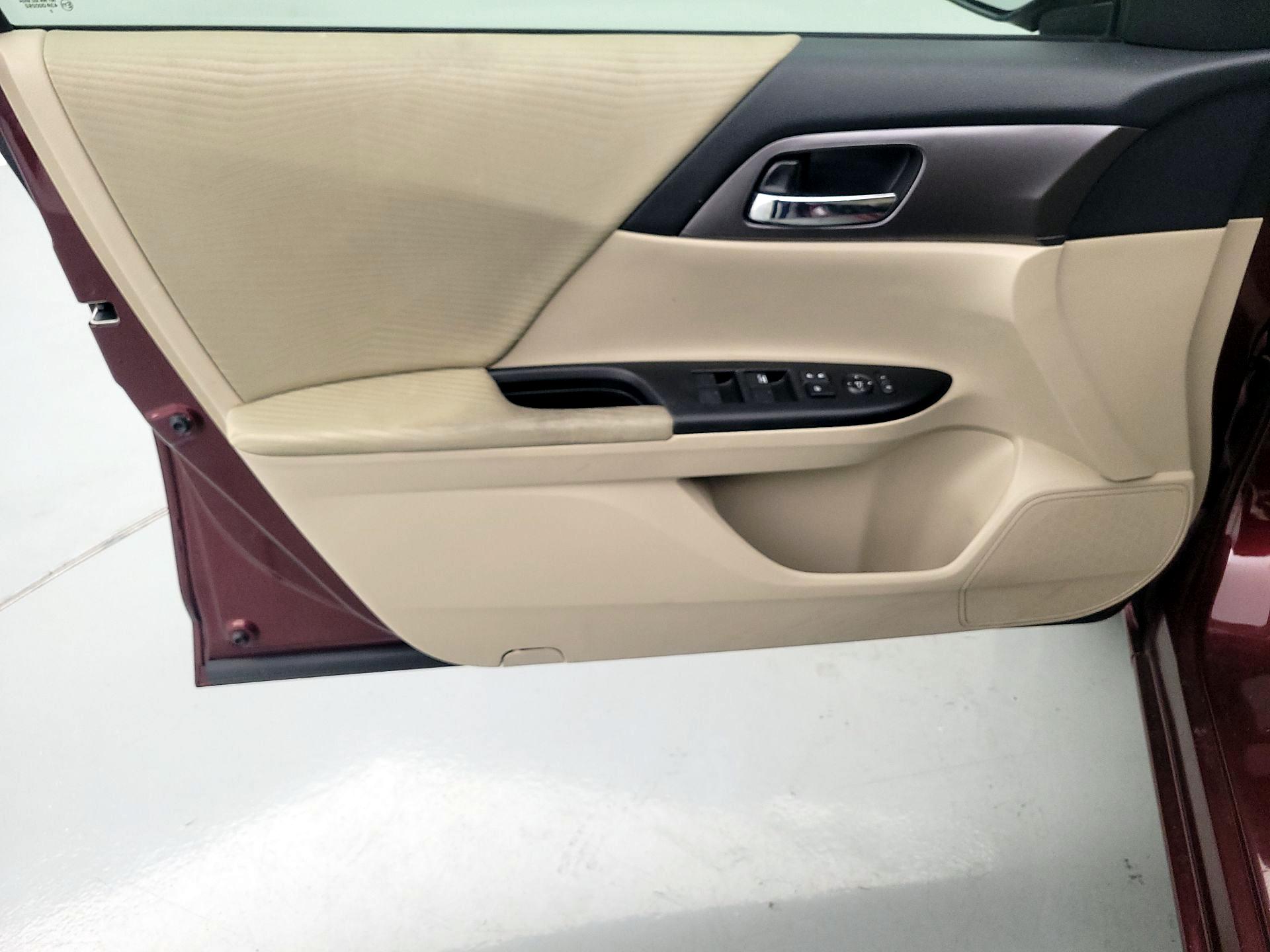 Thumbnail: 2015 Honda Accord - 12