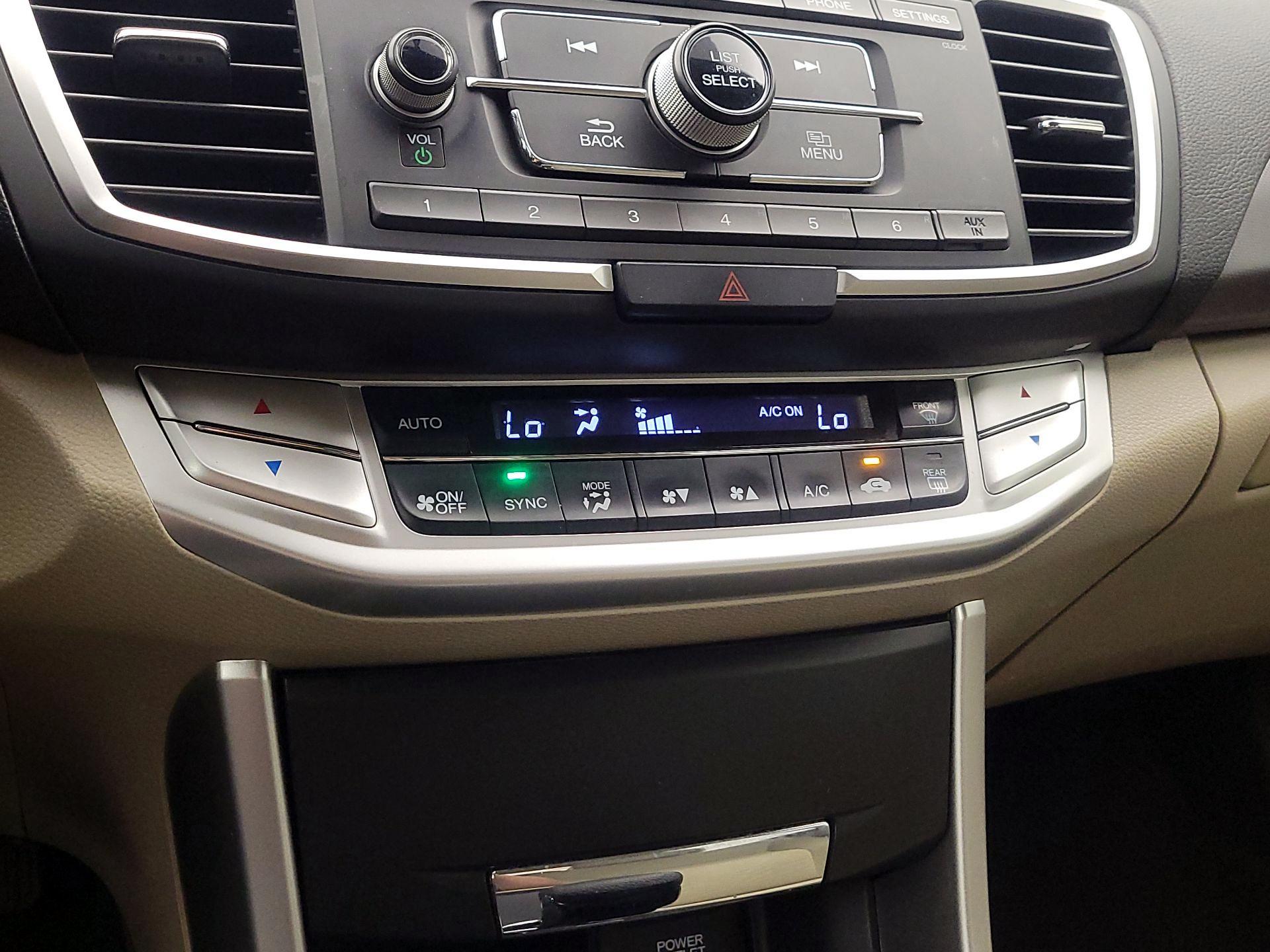 Thumbnail: 2015 Honda Accord - 16