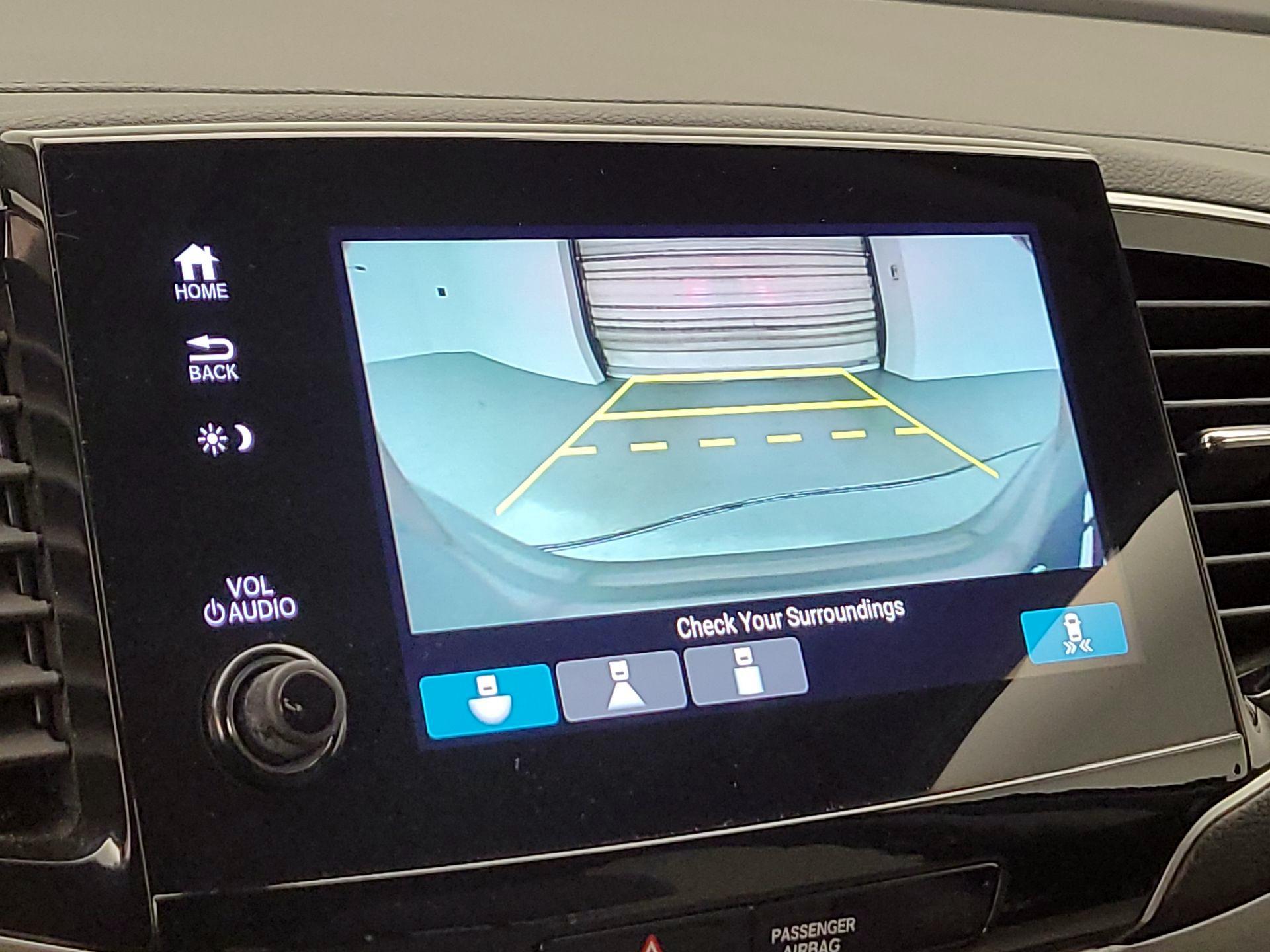 Thumbnail: 2019 Honda Pilot - 14