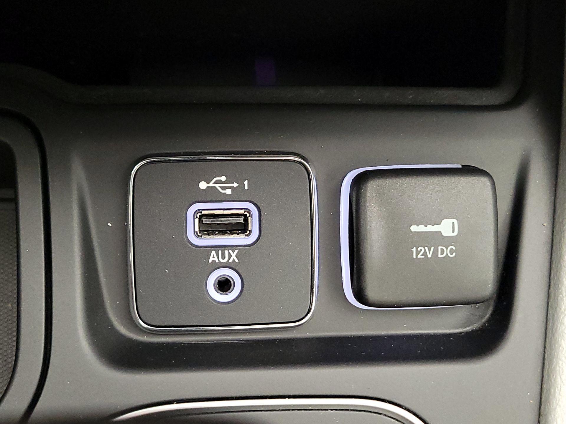 Thumbnail: 2021 Jeep Cherokee - 18