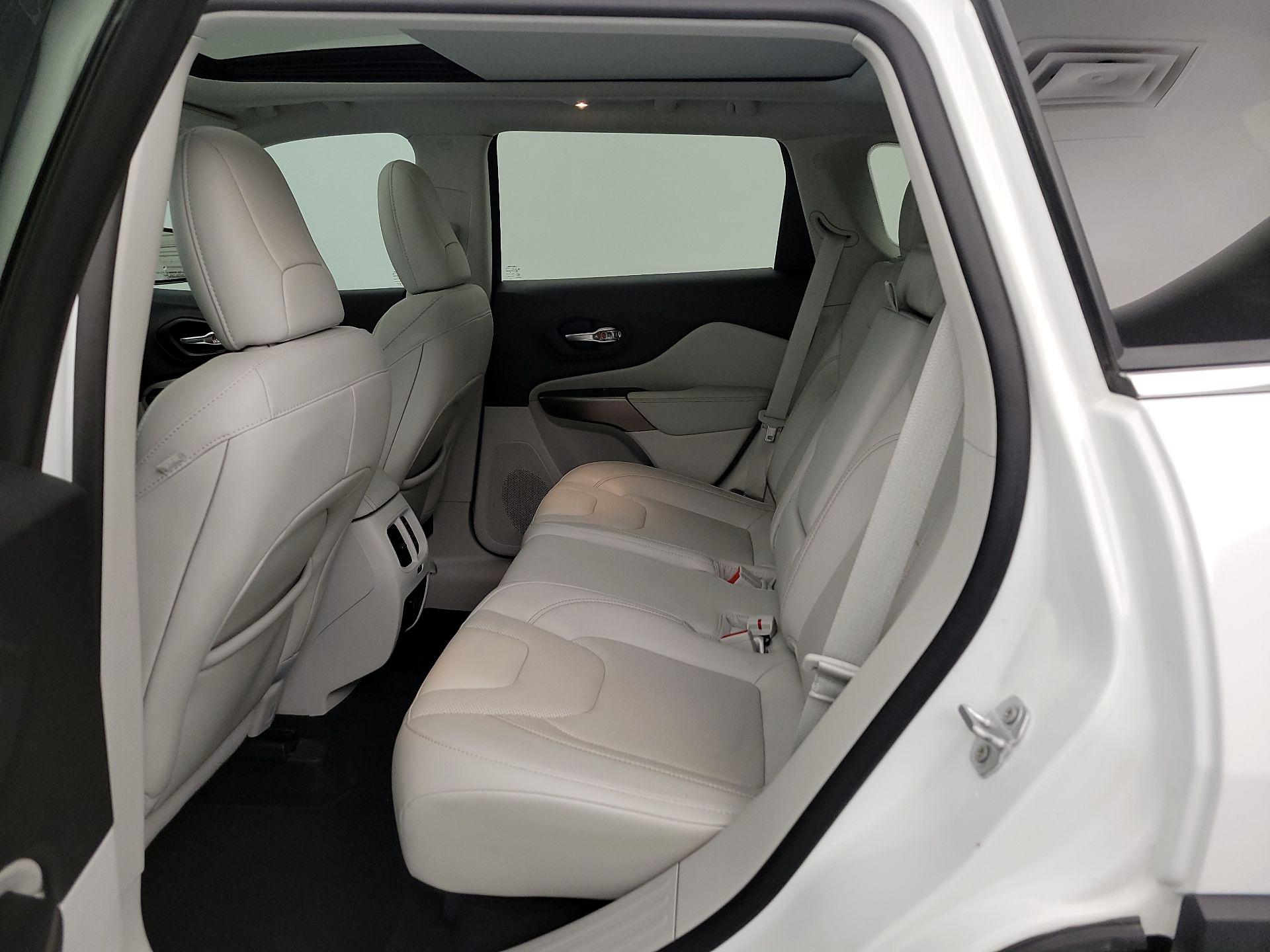 Thumbnail: 2021 Jeep Cherokee - 20