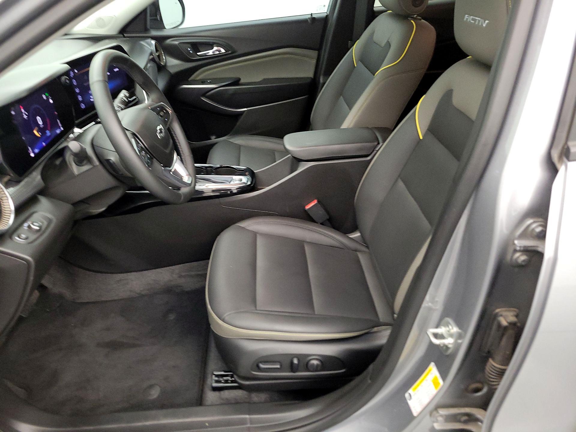 Thumbnail: 2025 Chevrolet Trax - 11