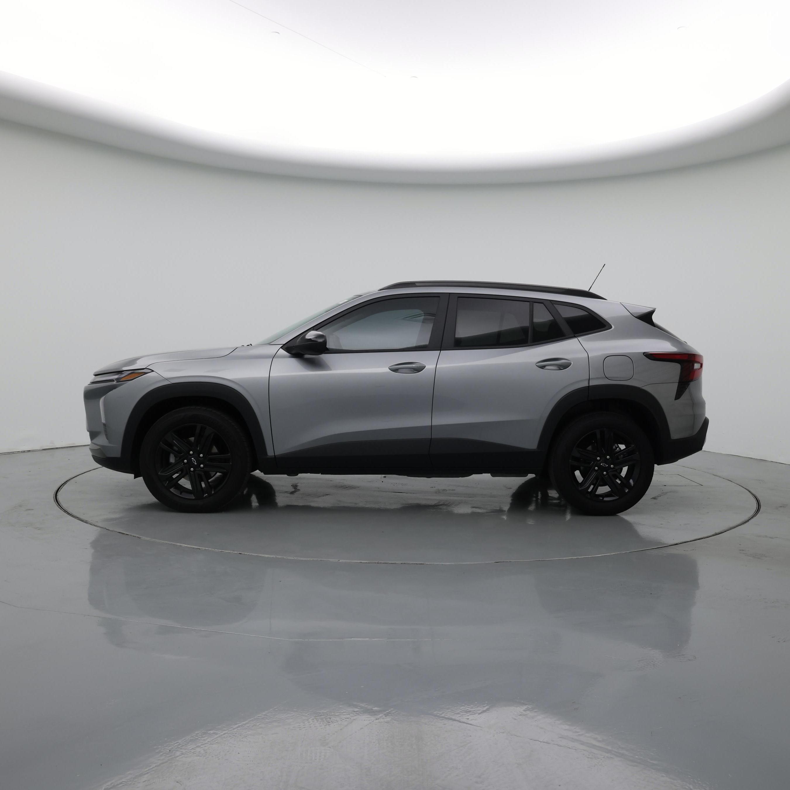 Thumbnail: 2025 Chevrolet Trax - 3