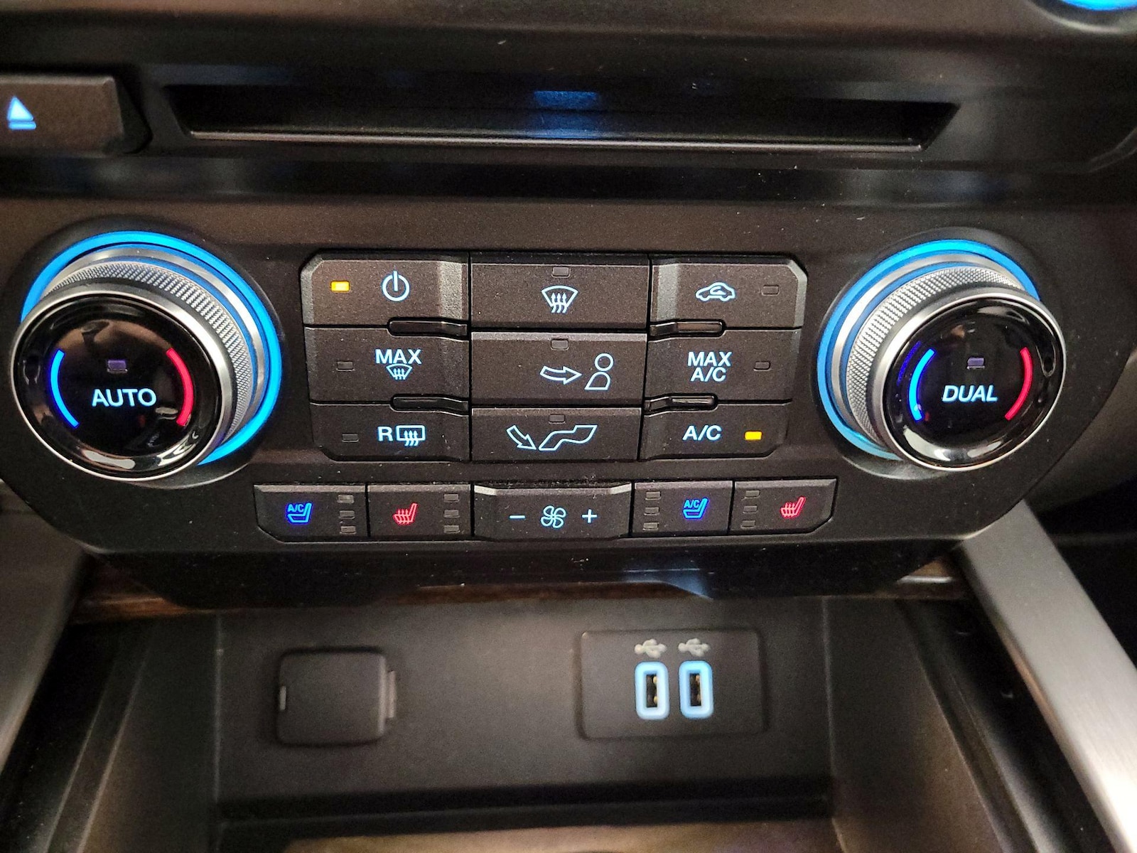 2016 Ford F-150 Platinum - Photo 18