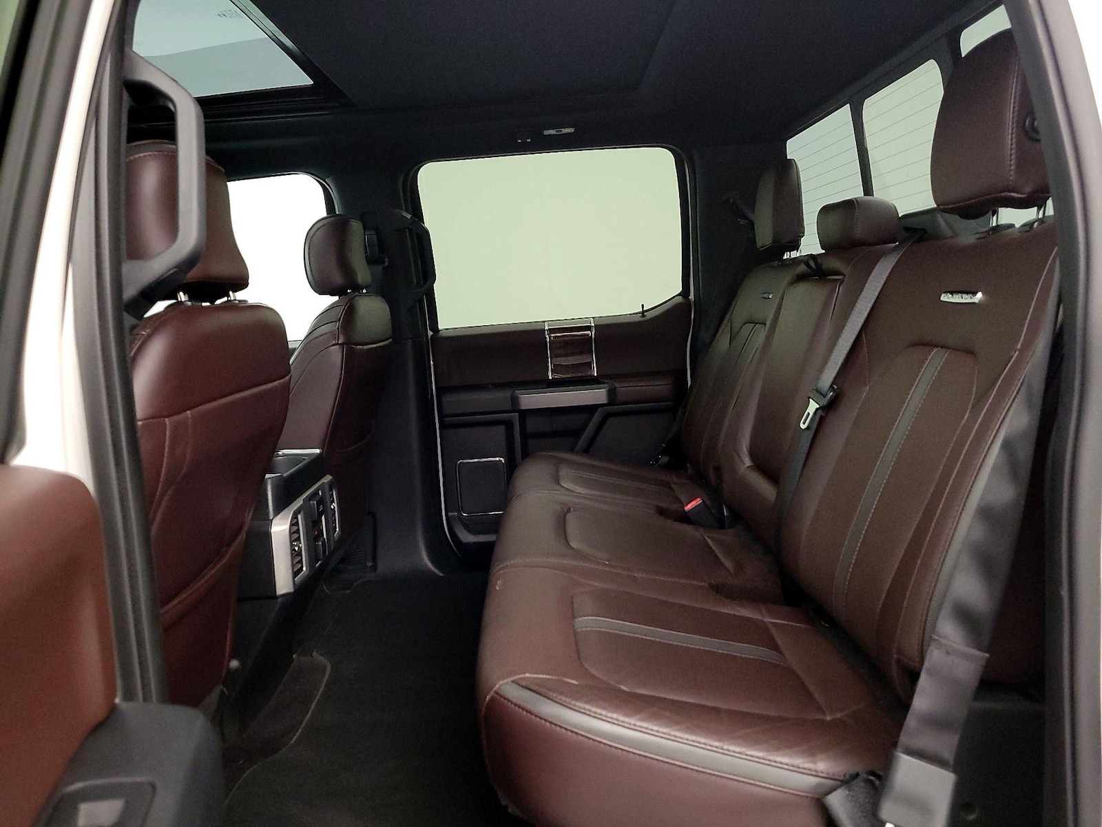 2016 Ford F-150 Platinum - Photo 22