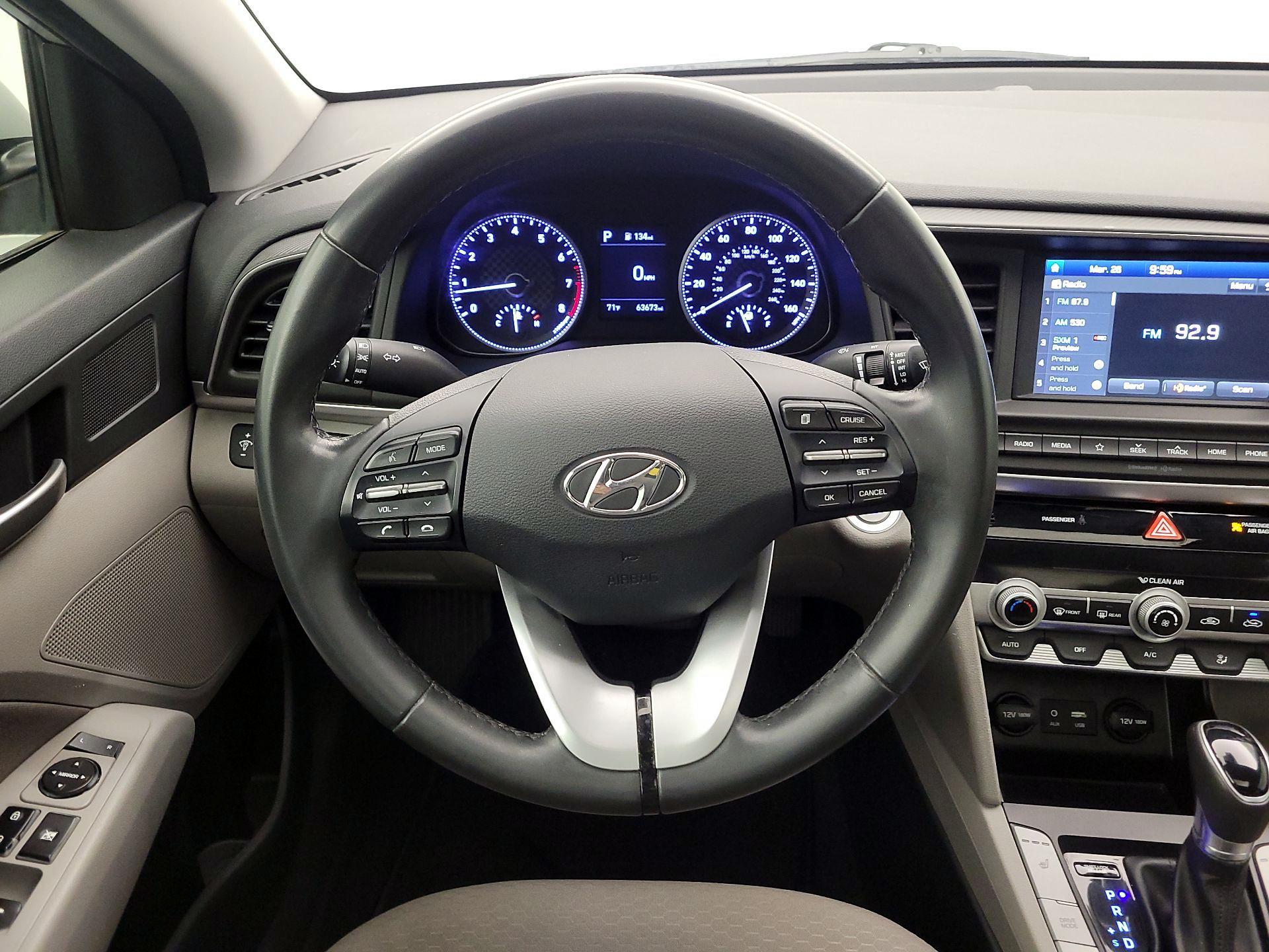 Thumbnail: 2019 Hyundai Elantra - 10