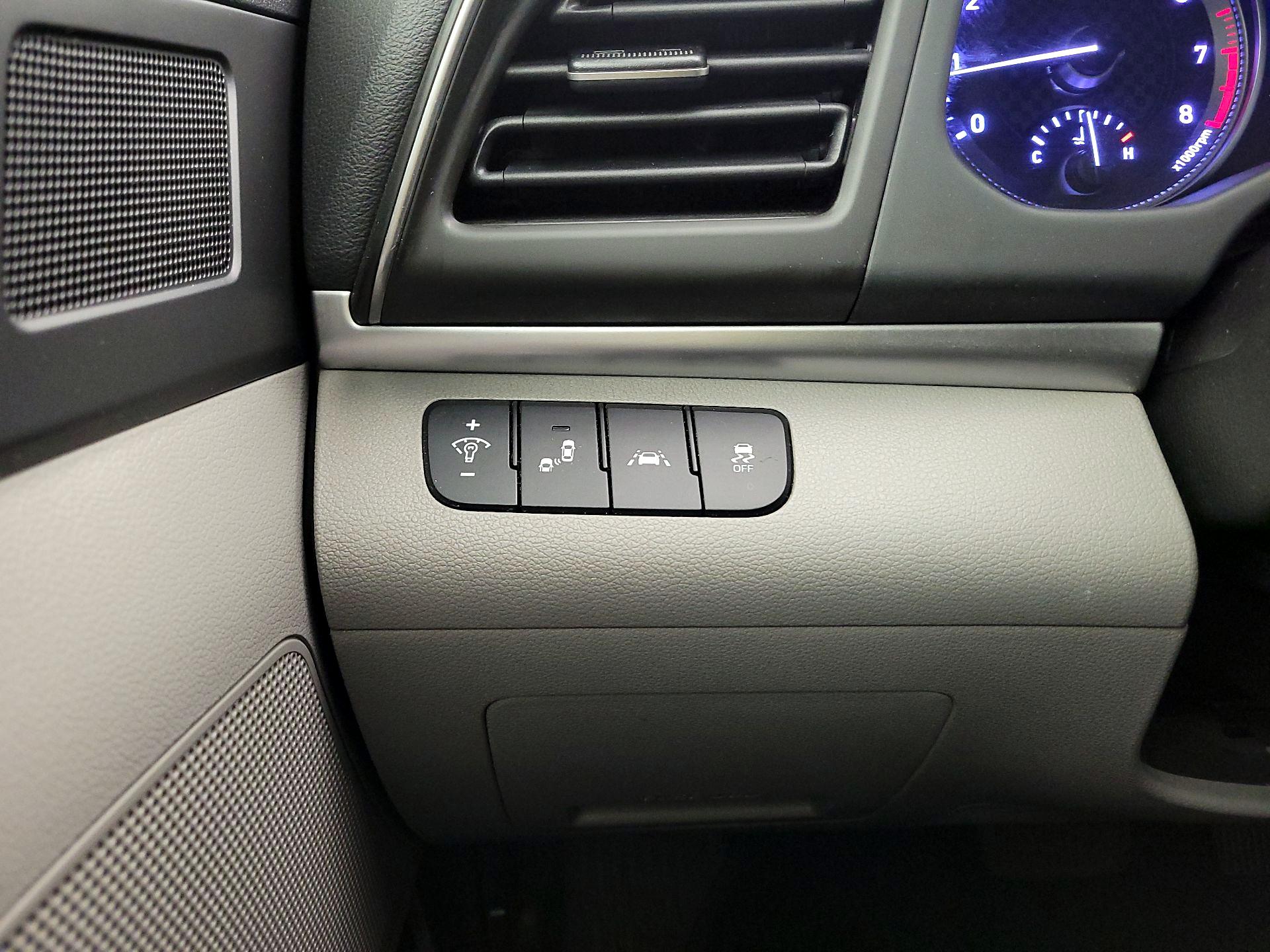 Thumbnail: 2019 Hyundai Elantra - 13