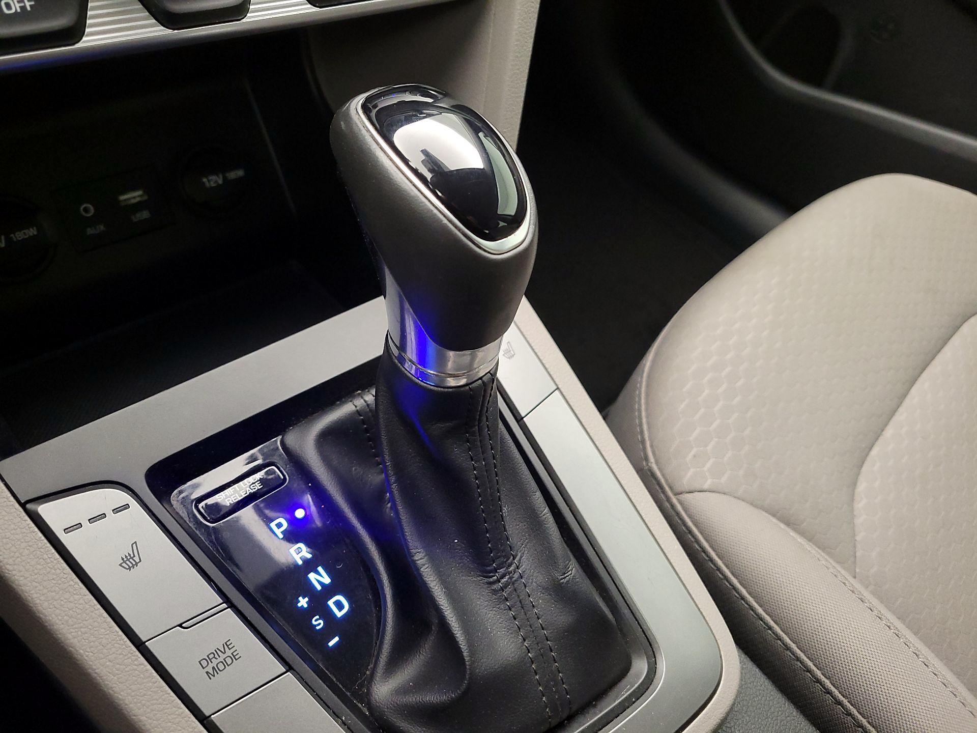 Thumbnail: 2019 Hyundai Elantra - 17