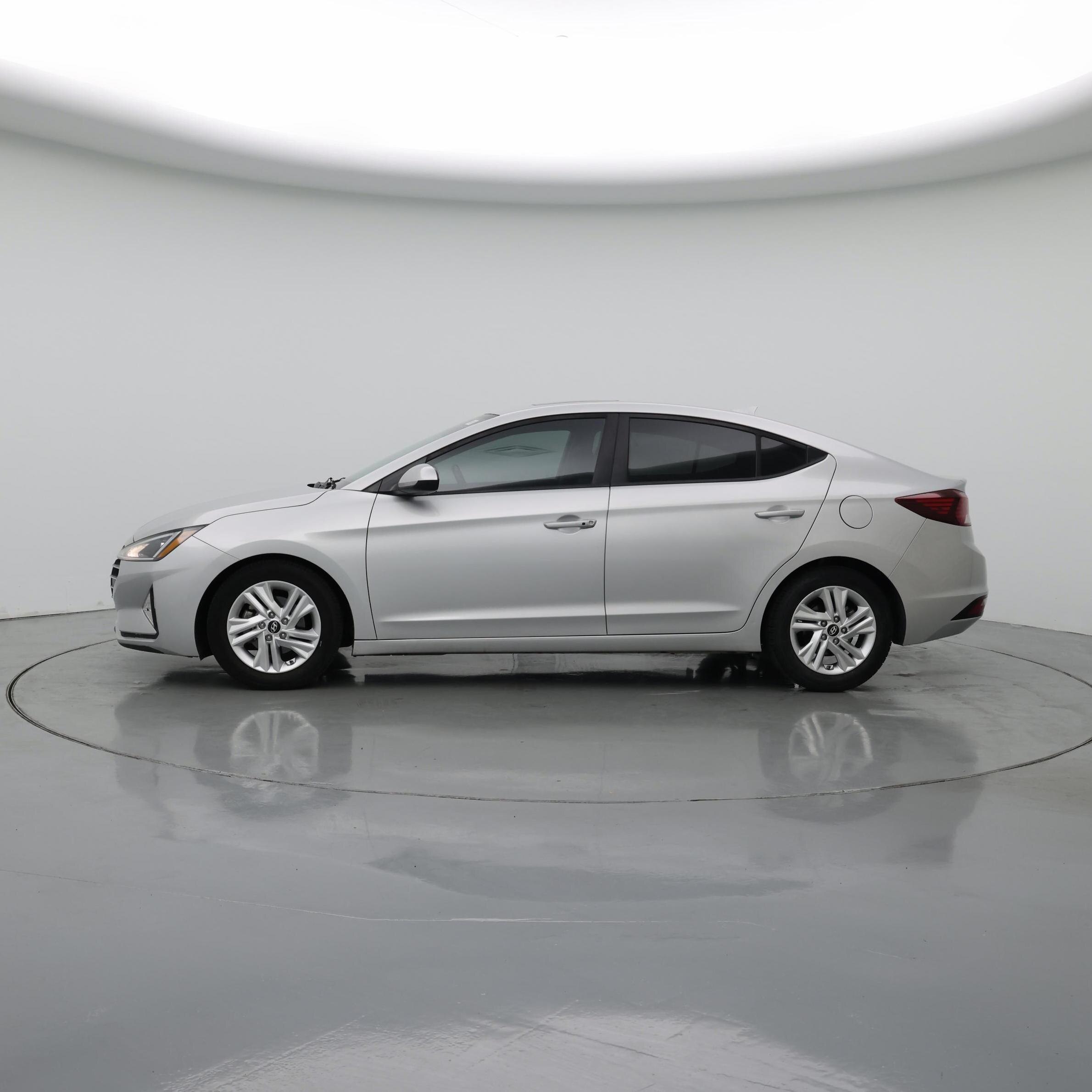 Thumbnail: 2019 Hyundai Elantra - 3