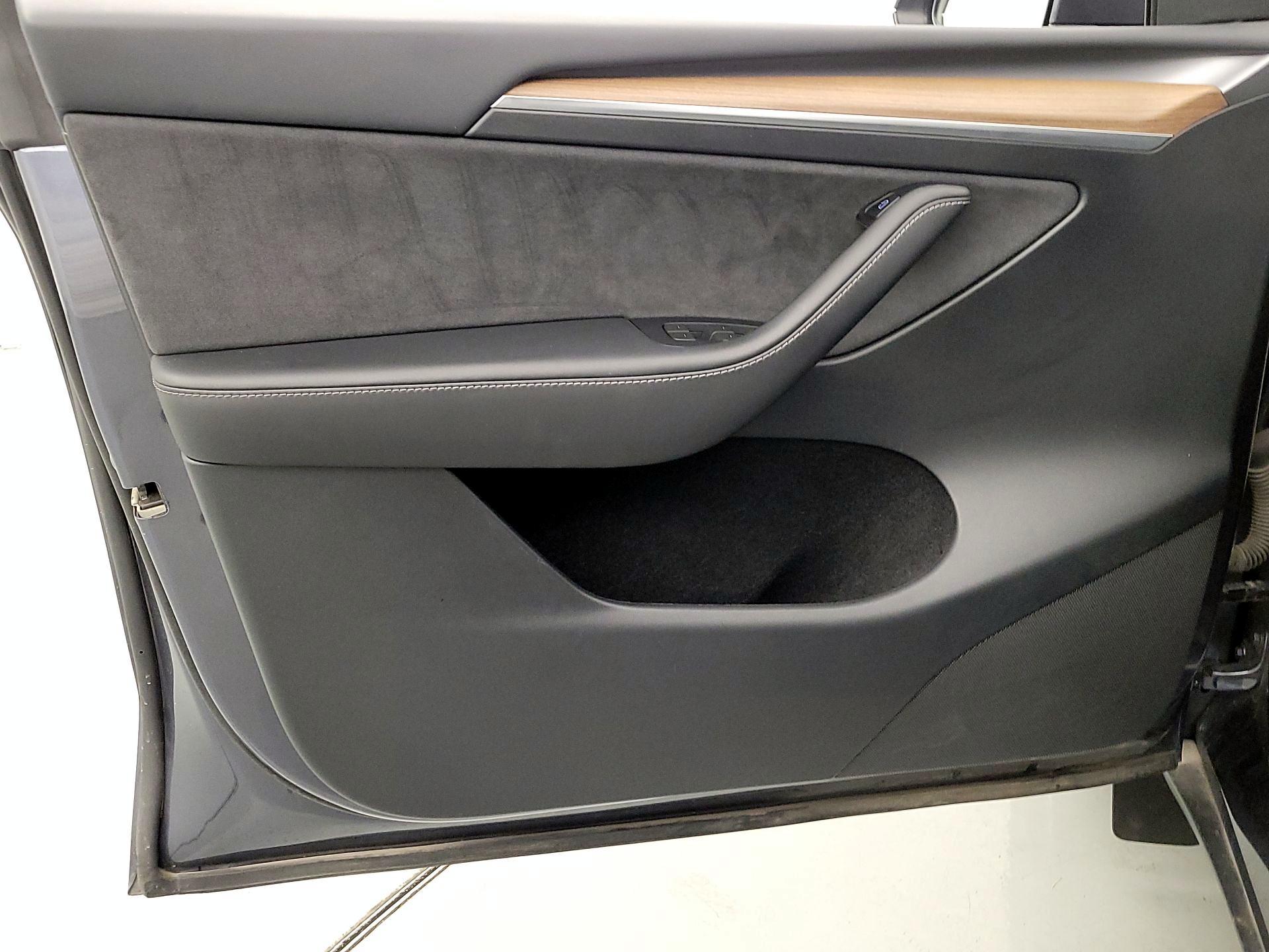 Thumbnail: 2023 Tesla Model Y - 12