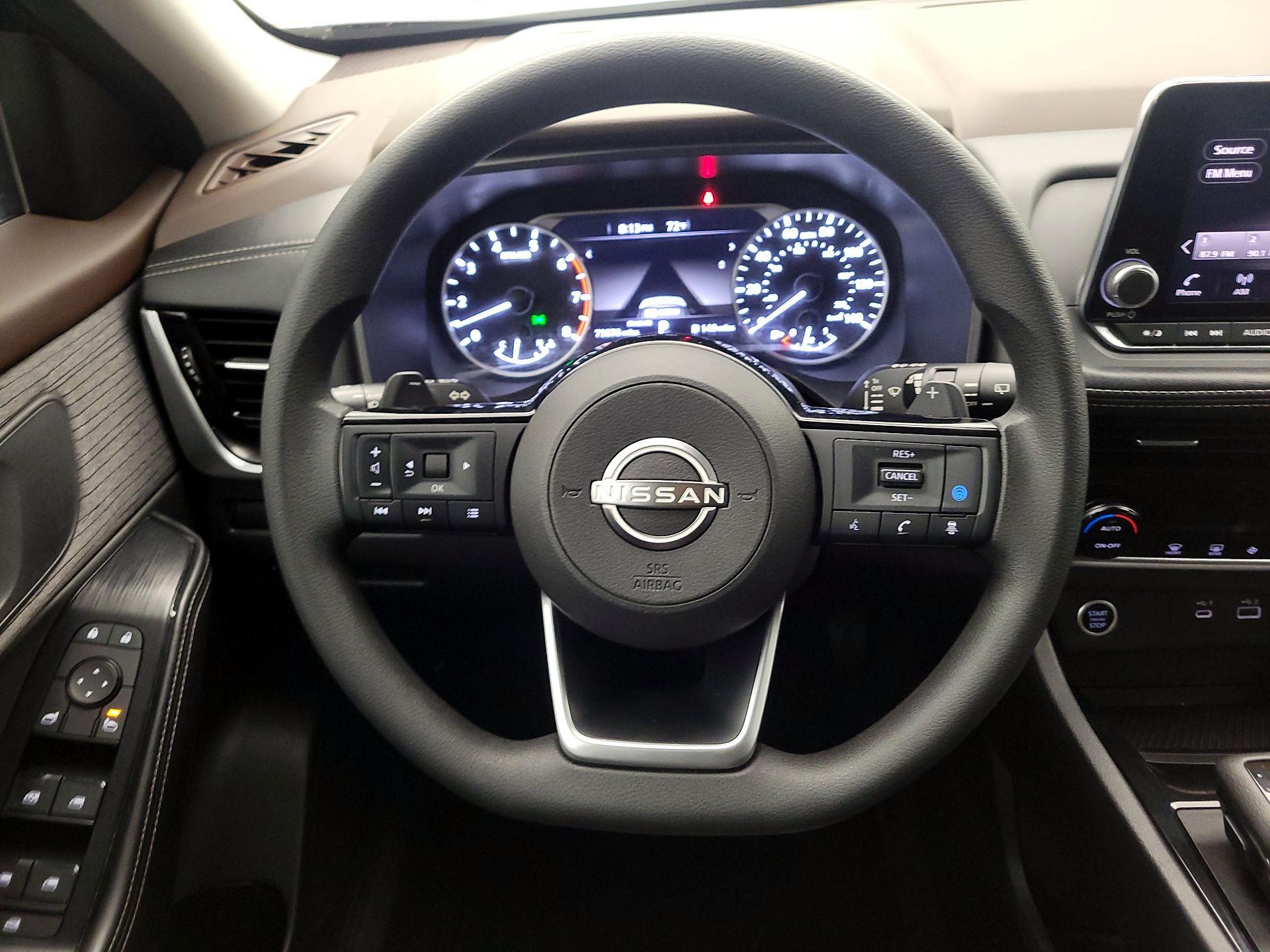 Thumbnail: 2022 Nissan Rogue - 10