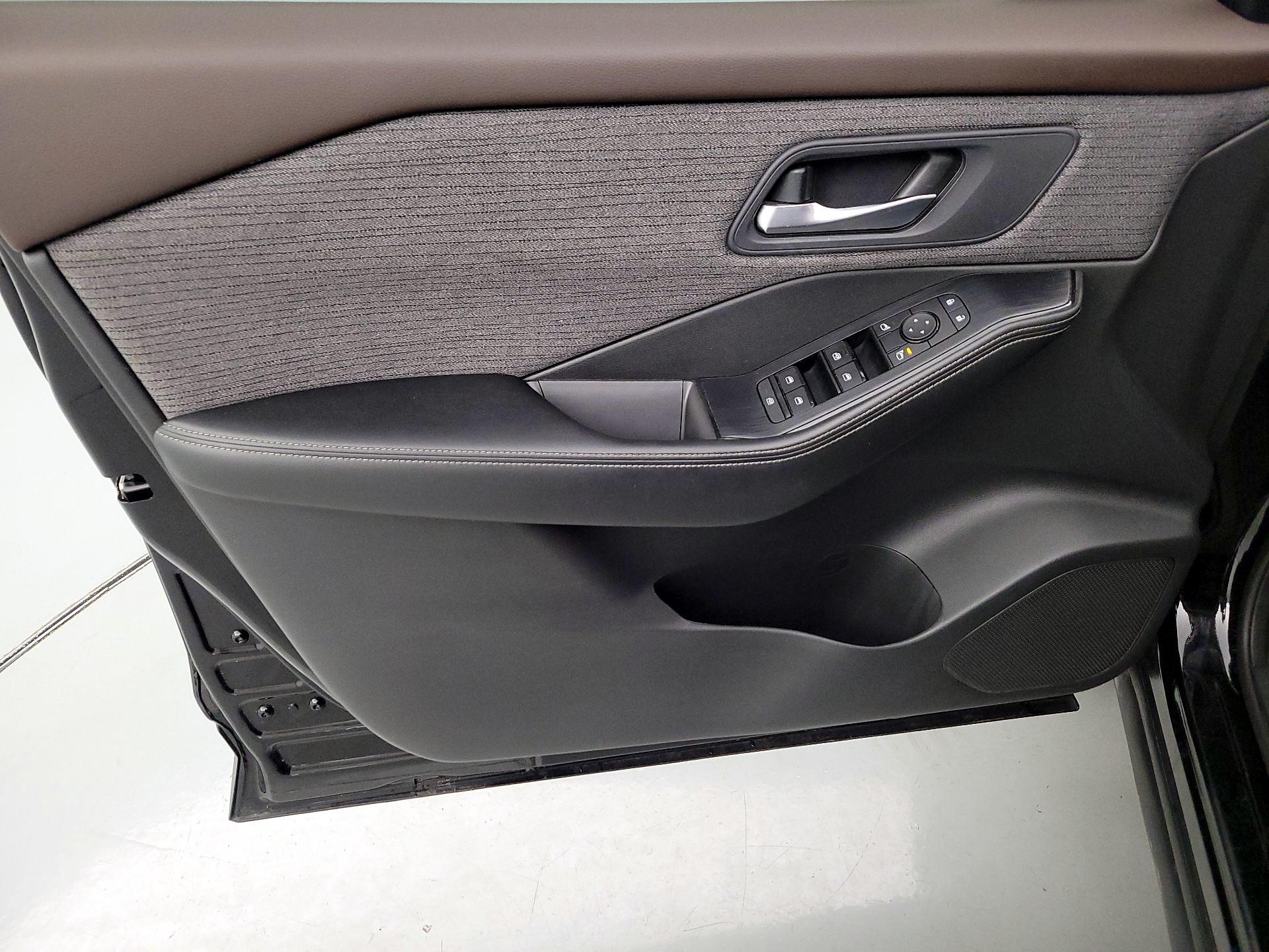 Thumbnail: 2022 Nissan Rogue - 12