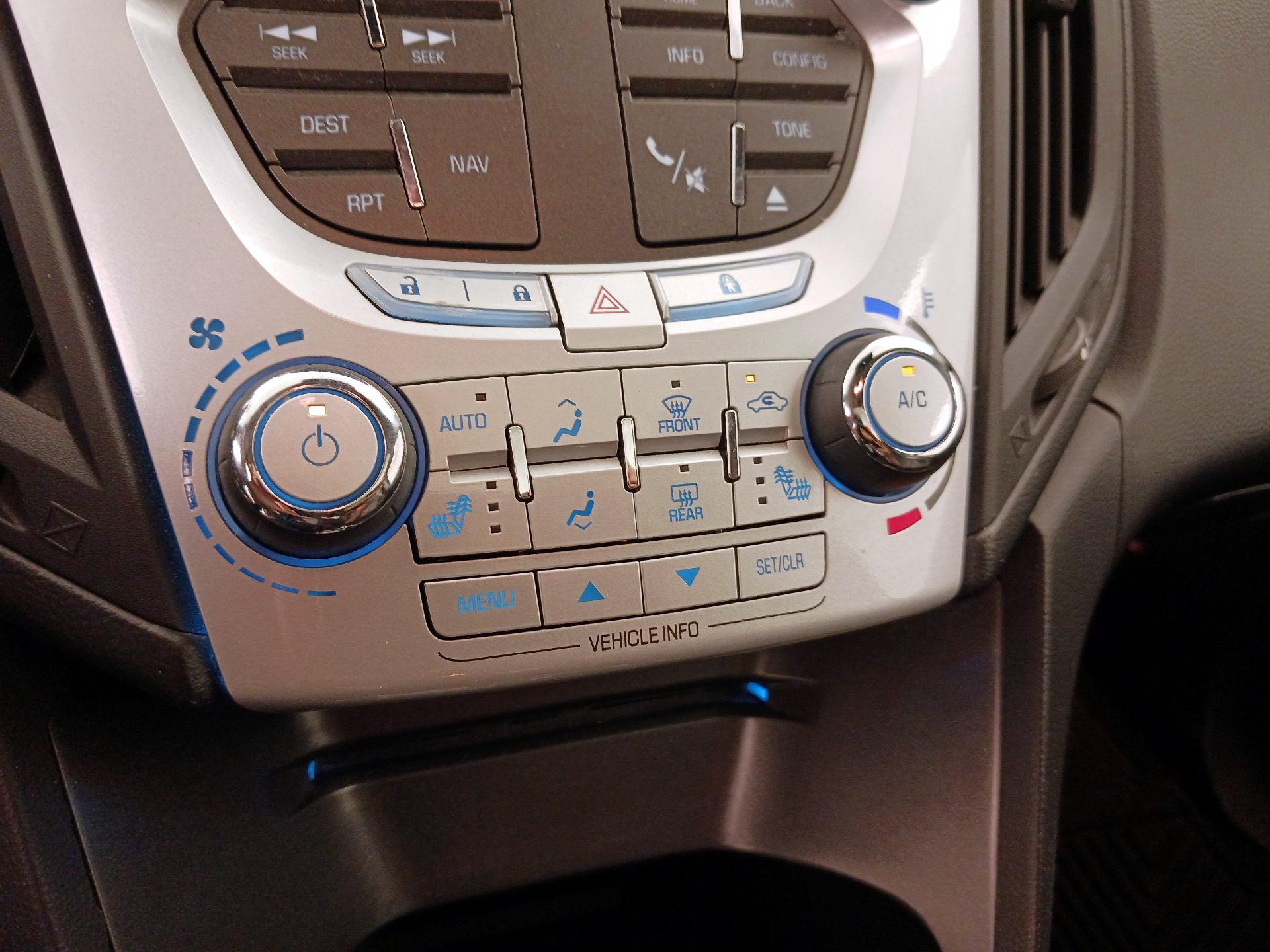 Thumbnail: 2015 Chevrolet Equinox - 16