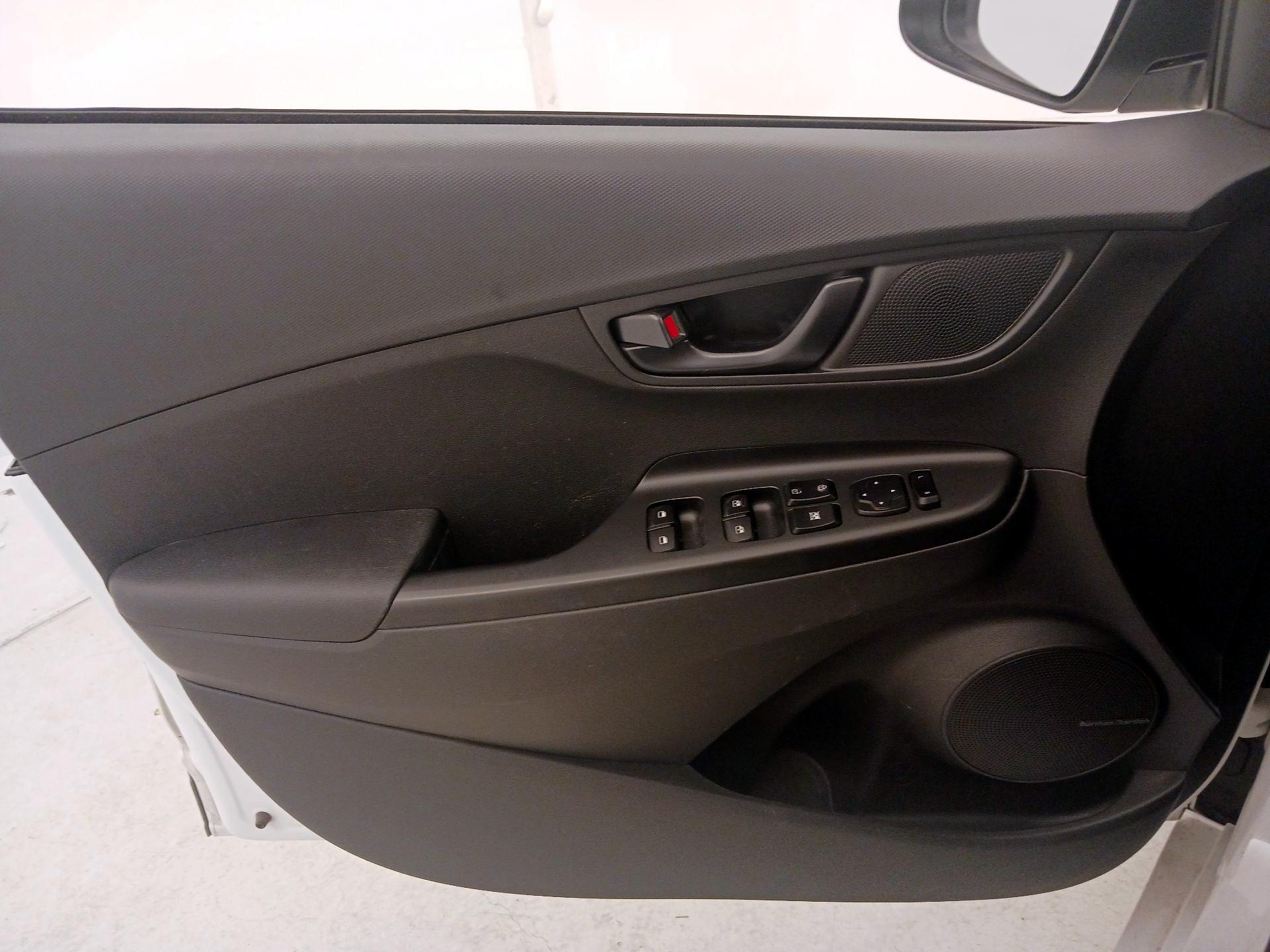 Thumbnail: 2022 Hyundai Kona - 12