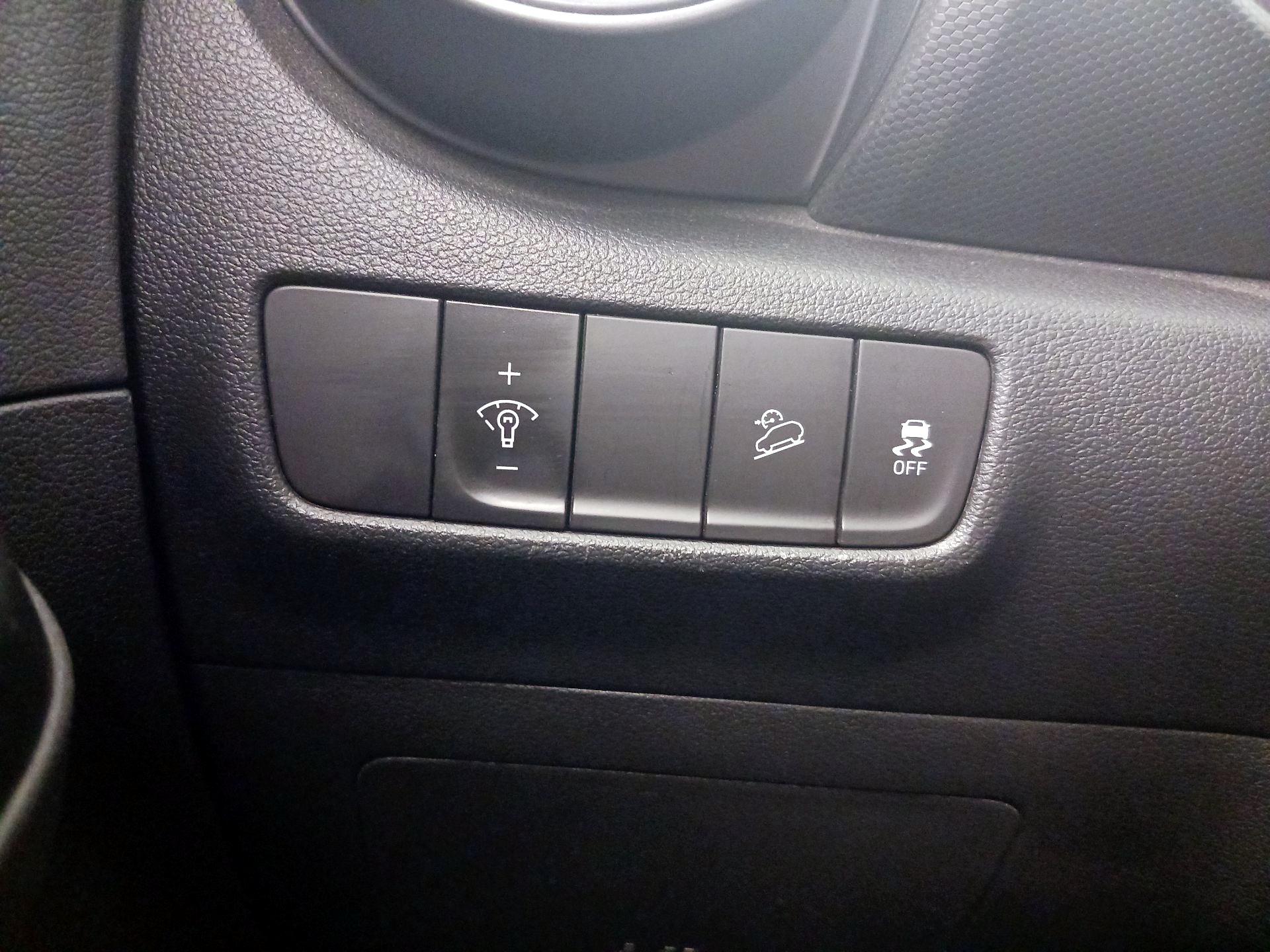 Thumbnail: 2022 Hyundai Kona - 13